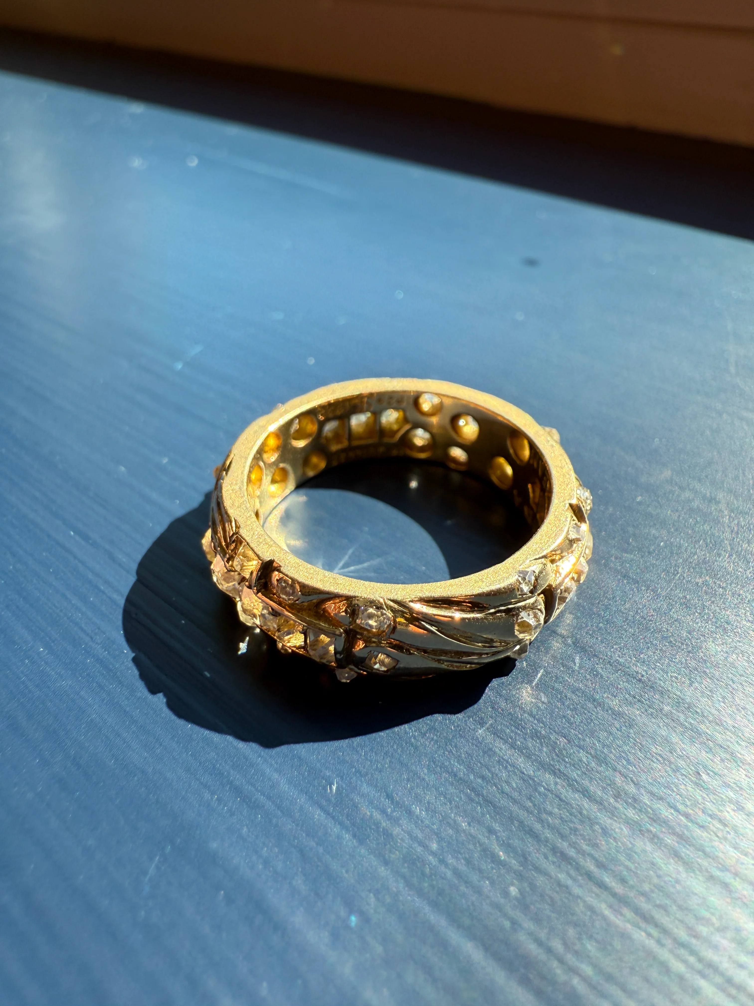 HEAVY One of a Kind Chunky Elongated 1.5ctw Old Mine Cut DIAMOND Encrusted Eternity Band French c1939 Ring 9.6g 18k Gold Anniversary? Dated - Image 22