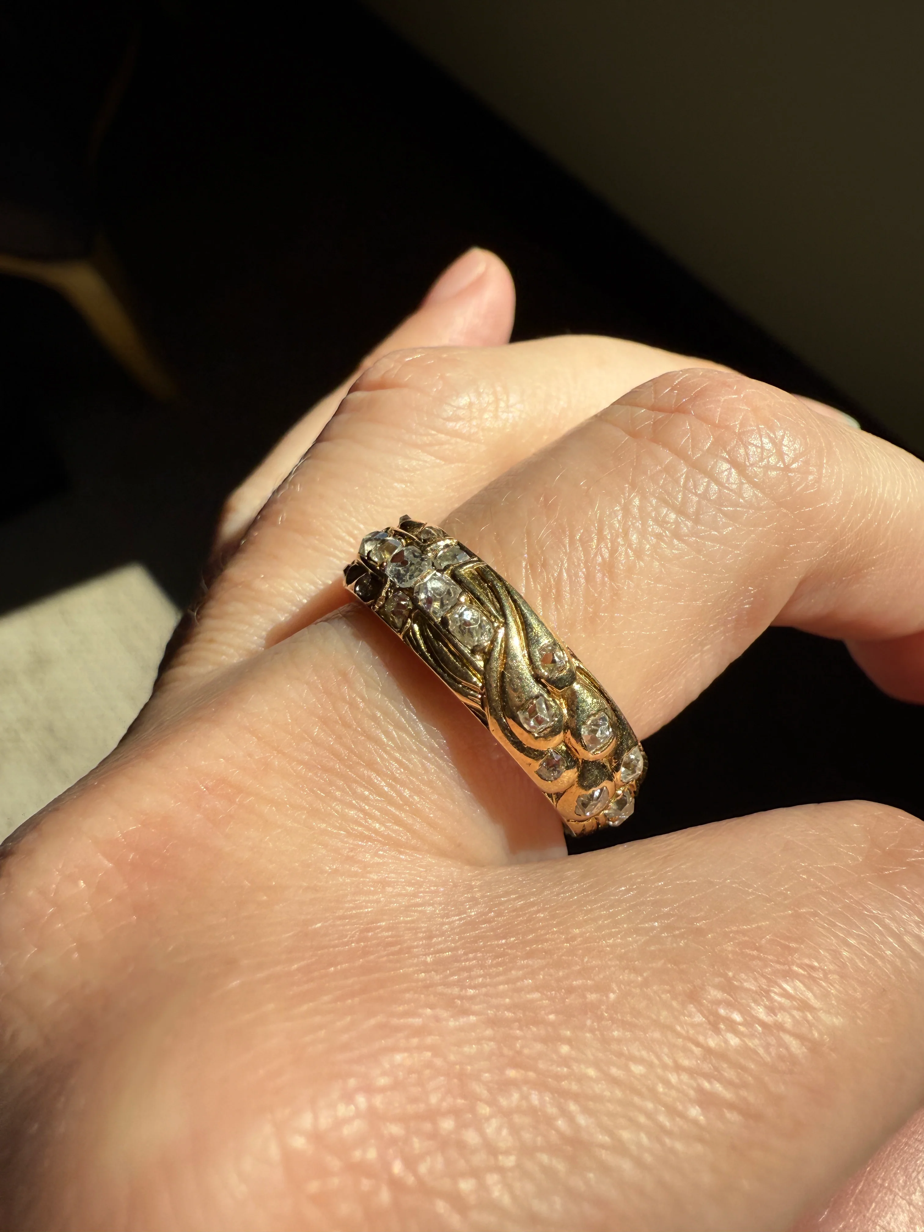 HEAVY One of a Kind Chunky Elongated 1.5ctw Old Mine Cut DIAMOND Encrusted Eternity Band French c1939 Ring 9.6g 18k Gold Anniversary? Dated - Image 23