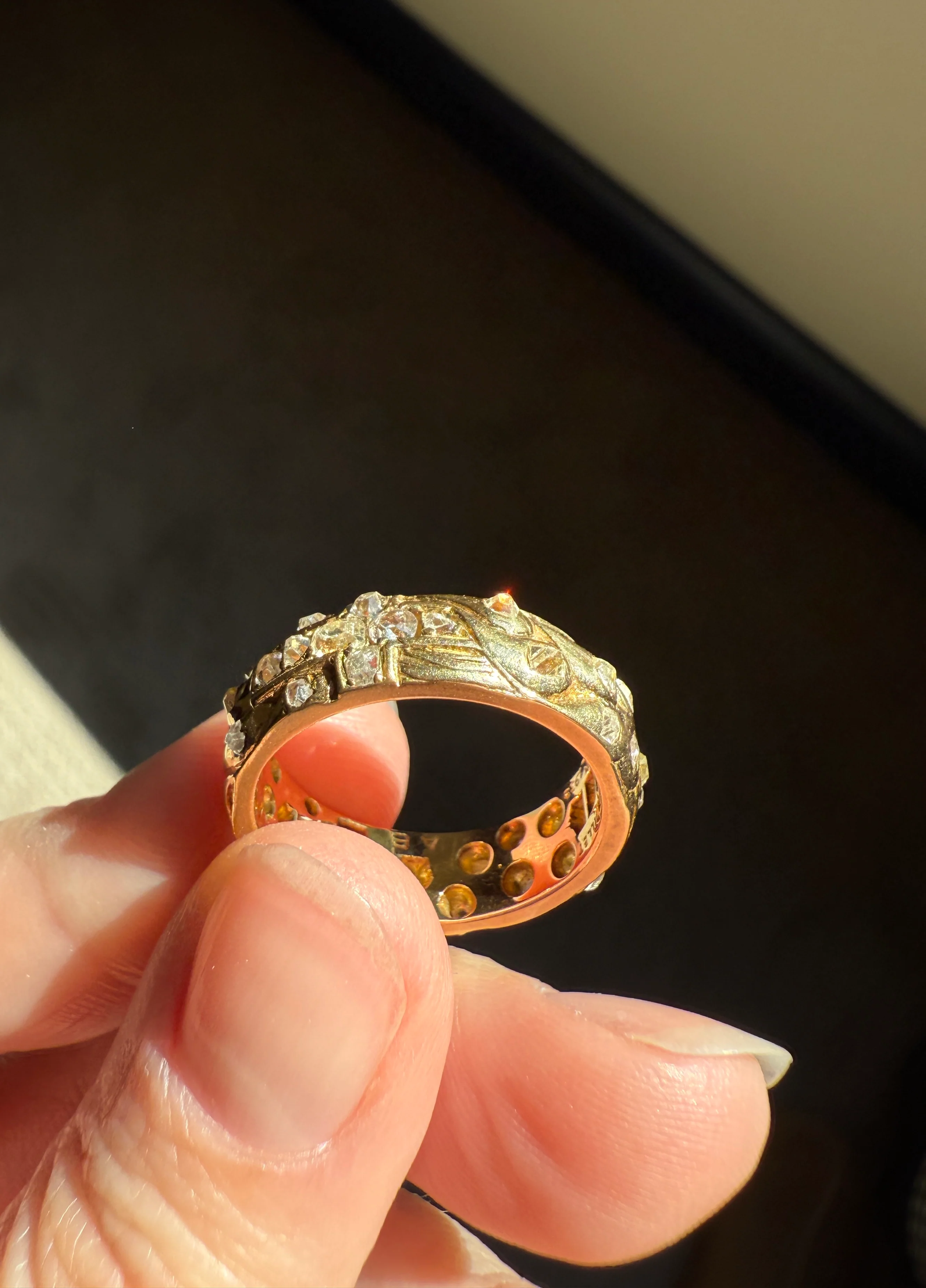 HEAVY One of a Kind Chunky Elongated 1.5ctw Old Mine Cut DIAMOND Encrusted Eternity Band French c1939 Ring 9.6g 18k Gold Anniversary? Dated - Image 29