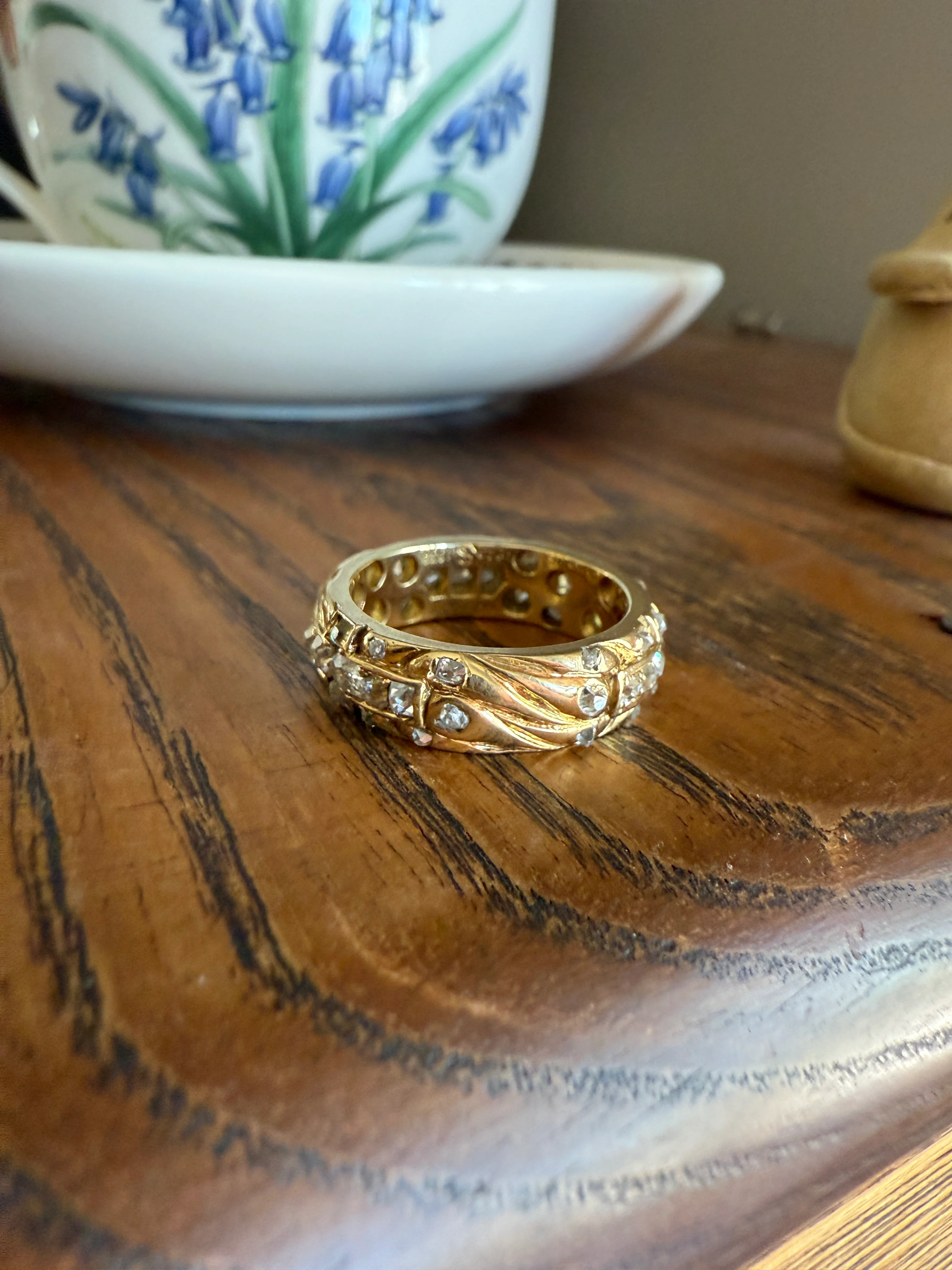 HEAVY One of a Kind Chunky Elongated 1.5ctw Old Mine Cut DIAMOND Encrusted Eternity Band French c1939 Ring 9.6g 18k Gold Anniversary? Dated - Image 33