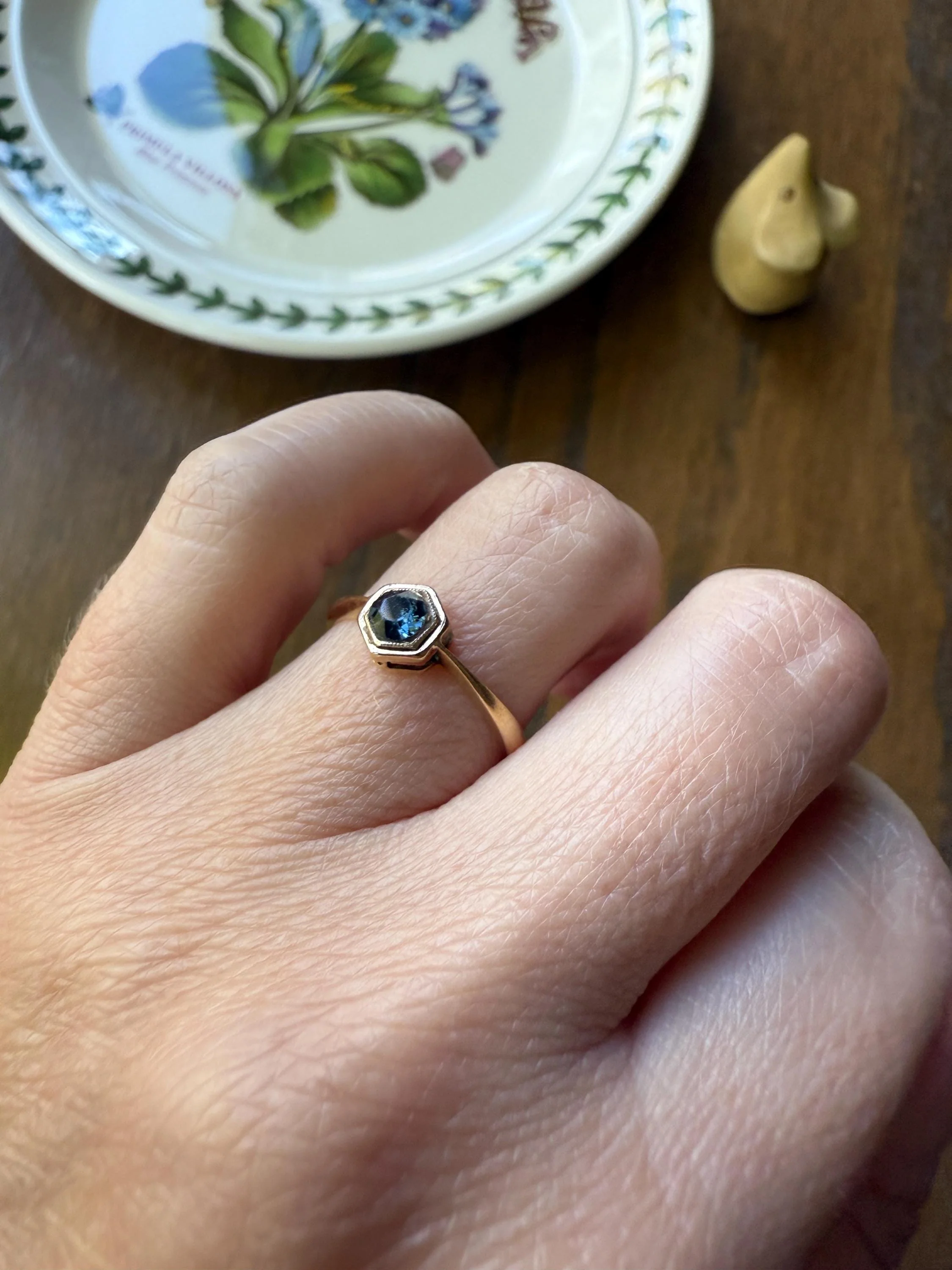 HEXAGON 18k Gold Antique Blue Paste Faux Zircon Dainty Geometric Solitaire Ring Art Deco Stacker Setting Pinky Midi - Image 3