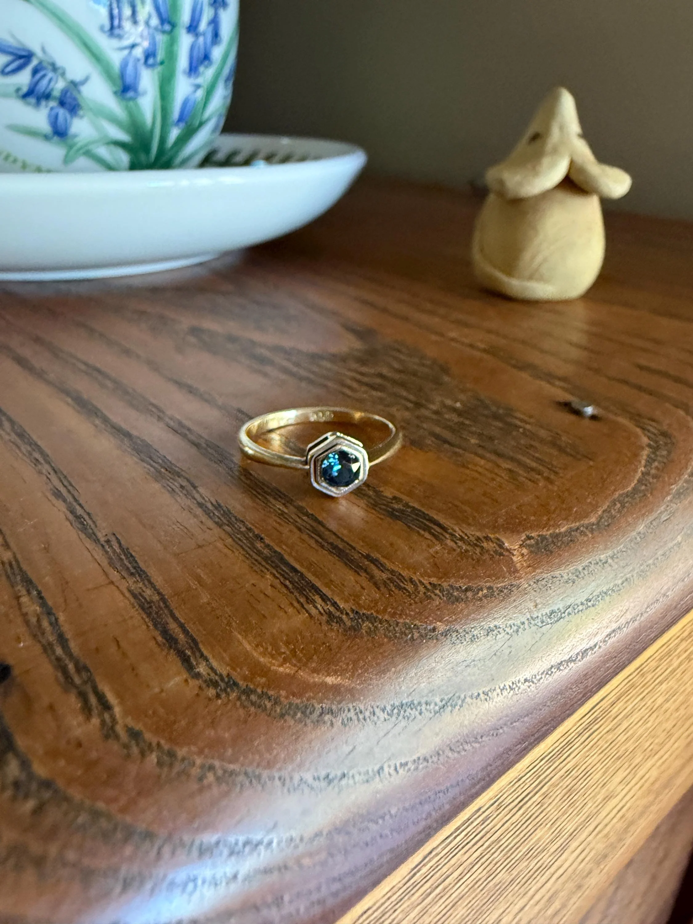 HEXAGON 18k Gold Antique Blue Paste Faux Zircon Dainty Geometric Solitaire Ring Art Deco Stacker Setting Pinky Midi - Image 4