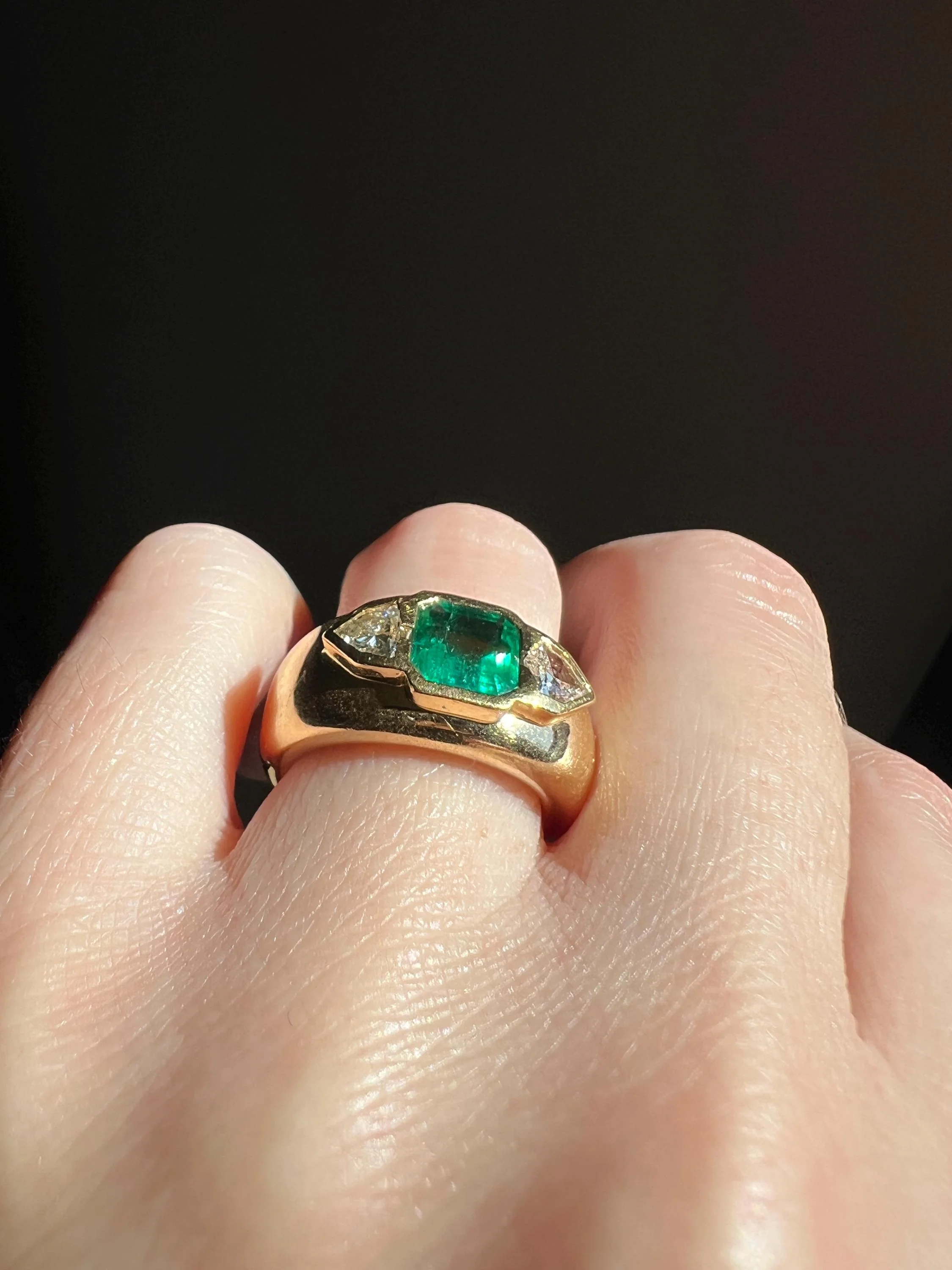HEXAGON SHIELD Diamond Green EMERALD Chunky Vintage Three Stone Gypsy Ring French 18k Gold Wide Band Natural Heavy - Image 4