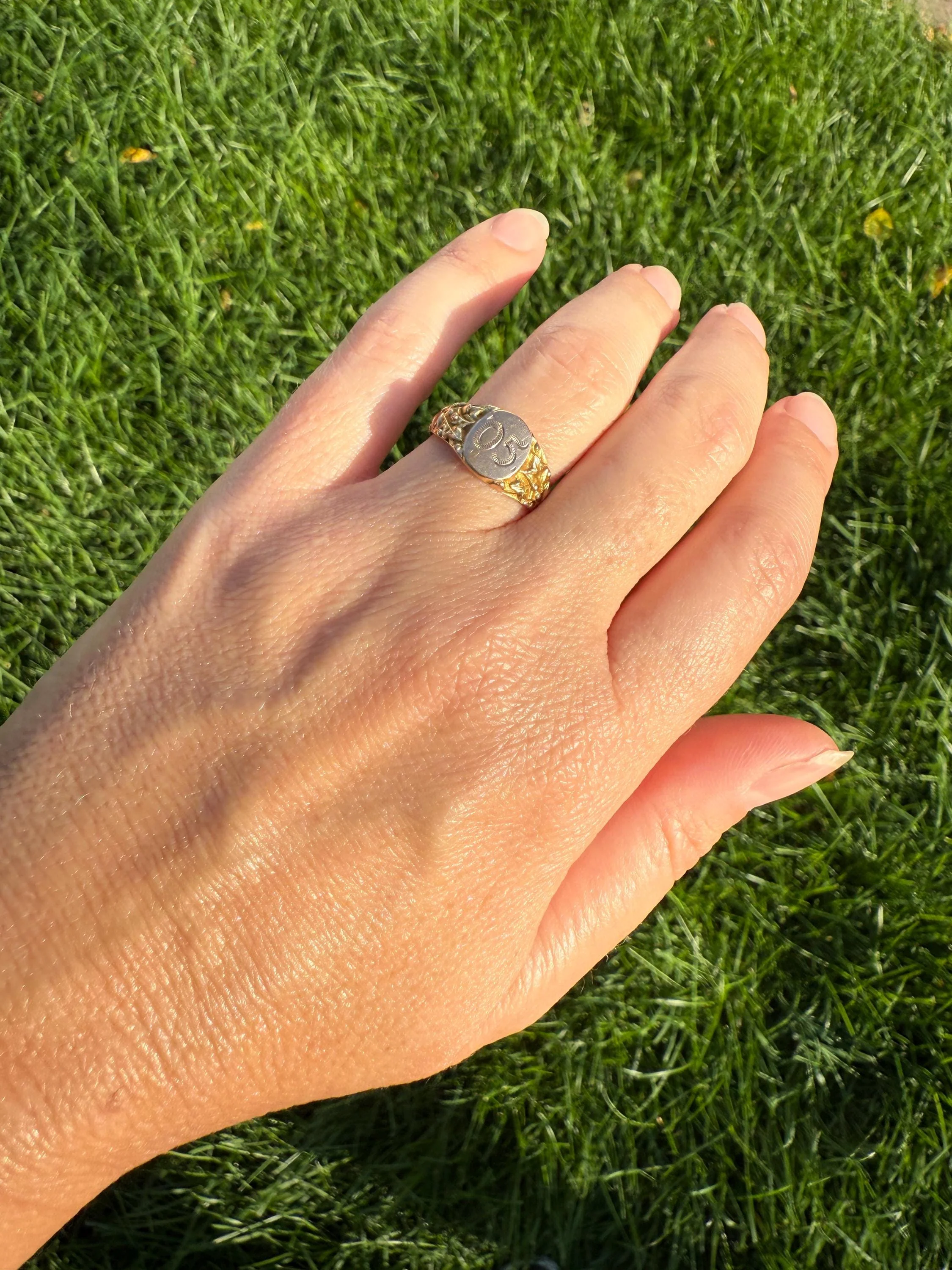 HOLLY Year Date Ring Signet c1905 Provenance Romantic Holiday Christmas Gift Figural Leaf Band 10k Rose Yellow Gold Leaves Berries Stacker - Image 4