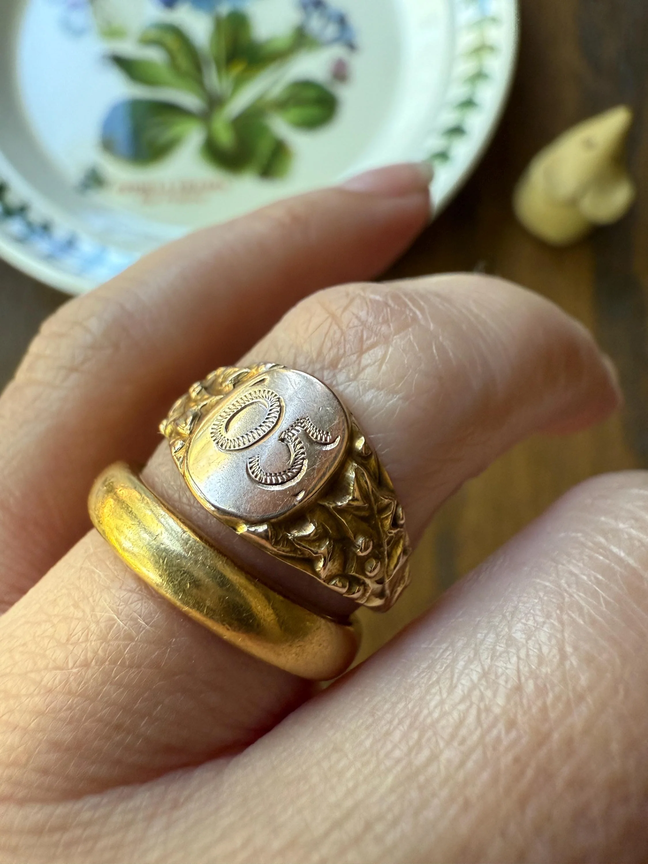 HOLLY Year Date Ring Signet c1905 Provenance Romantic Holiday Christmas Gift Figural Leaf Band 10k Rose Yellow Gold Leaves Berries Stacker - Image 5