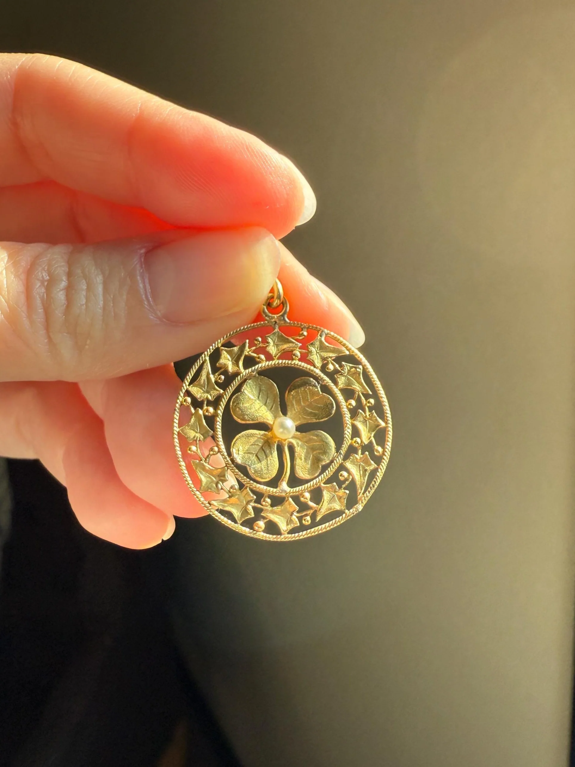 IVY Clover Pearl ANTIQUE French Belle Epoque 18k Gold Pendant Figural Medallion Love Medal Token Good Luck Charm