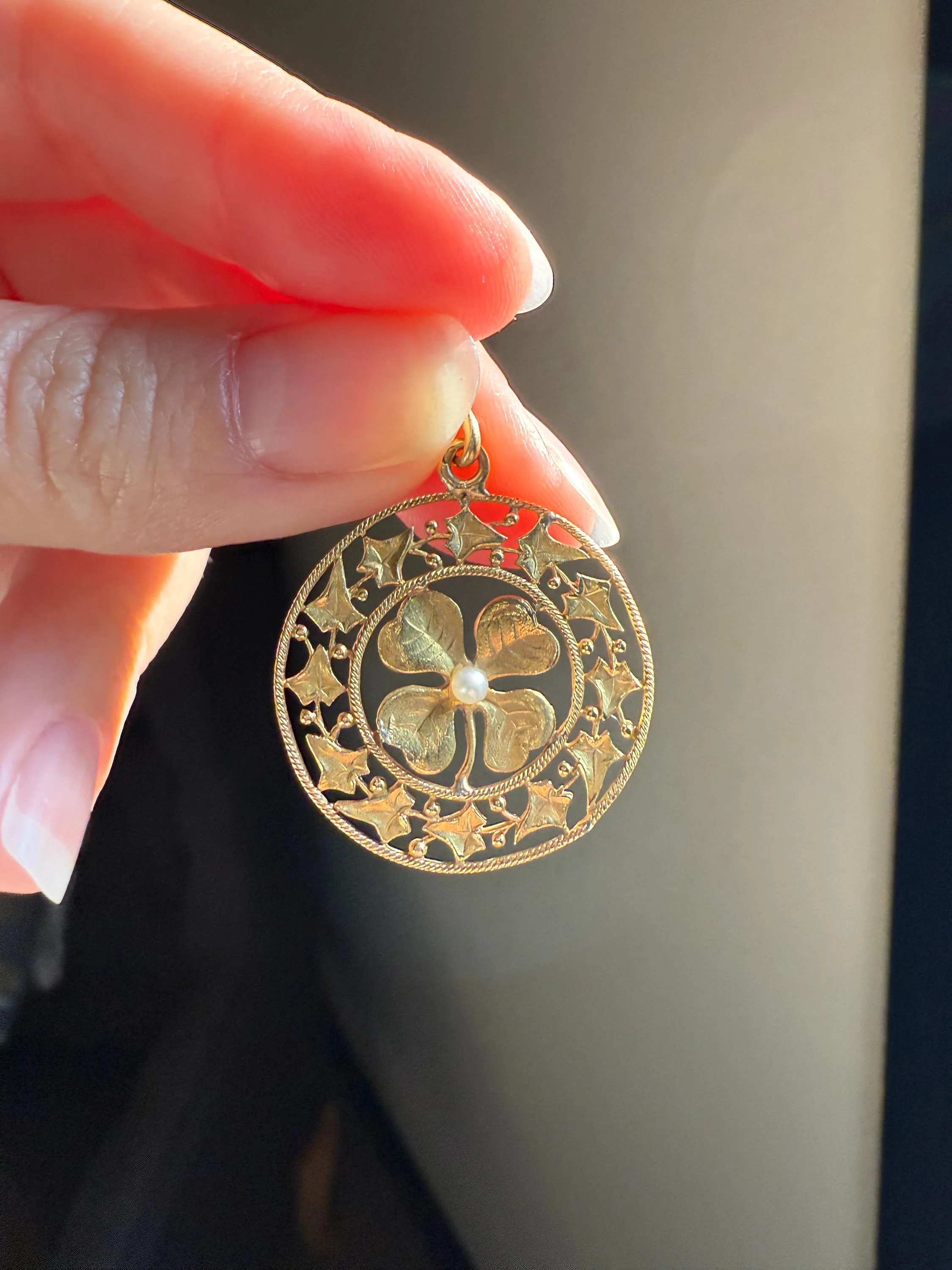 IVY Clover Pearl ANTIQUE French Belle Epoque 18k Gold Pendant Figural Medallion Love Medal Token Good Luck Charm - Image 4