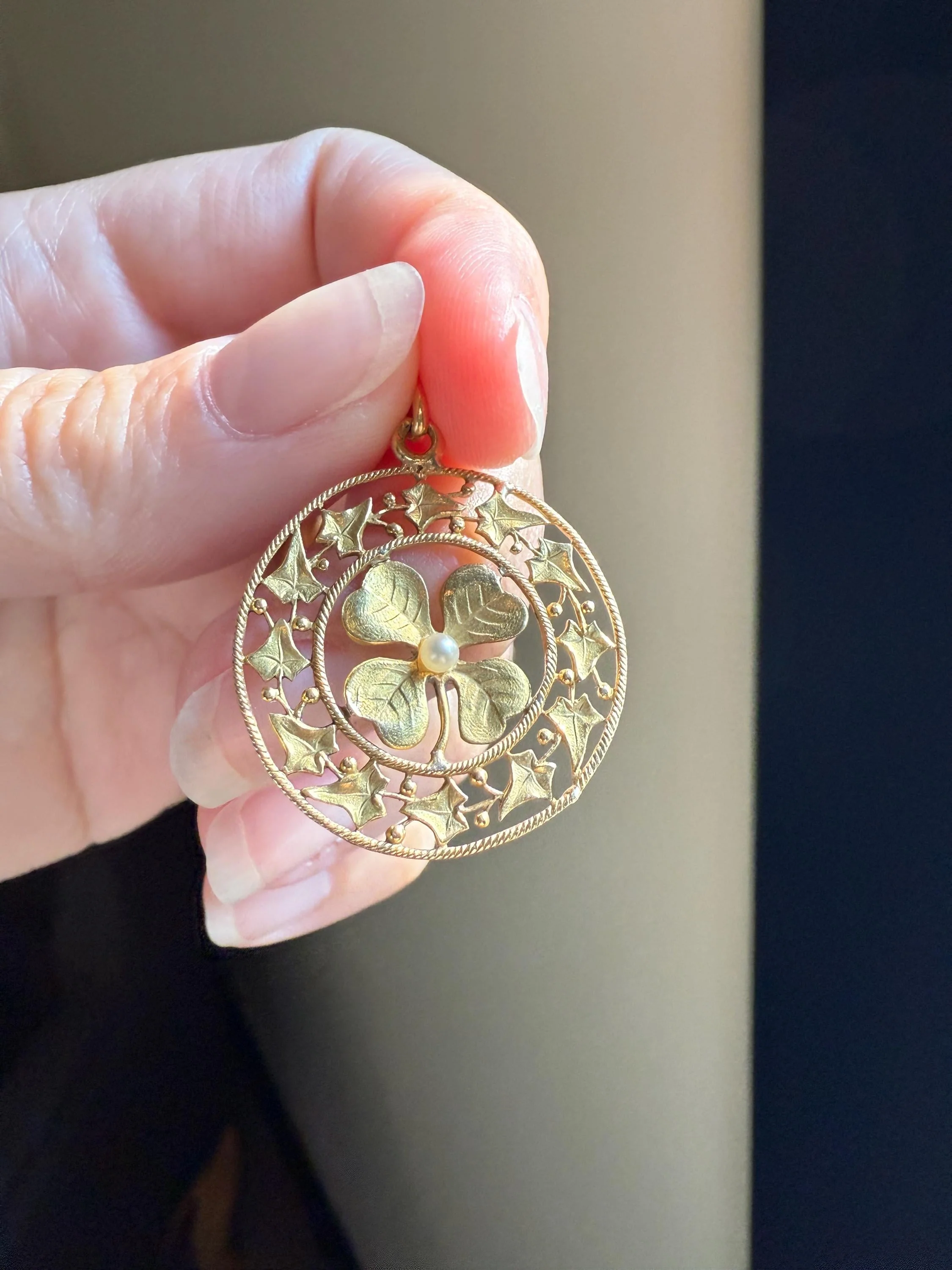IVY Clover Pearl ANTIQUE French Belle Epoque 18k Gold Pendant Figural Medallion Love Medal Token Good Luck Charm - Image 5