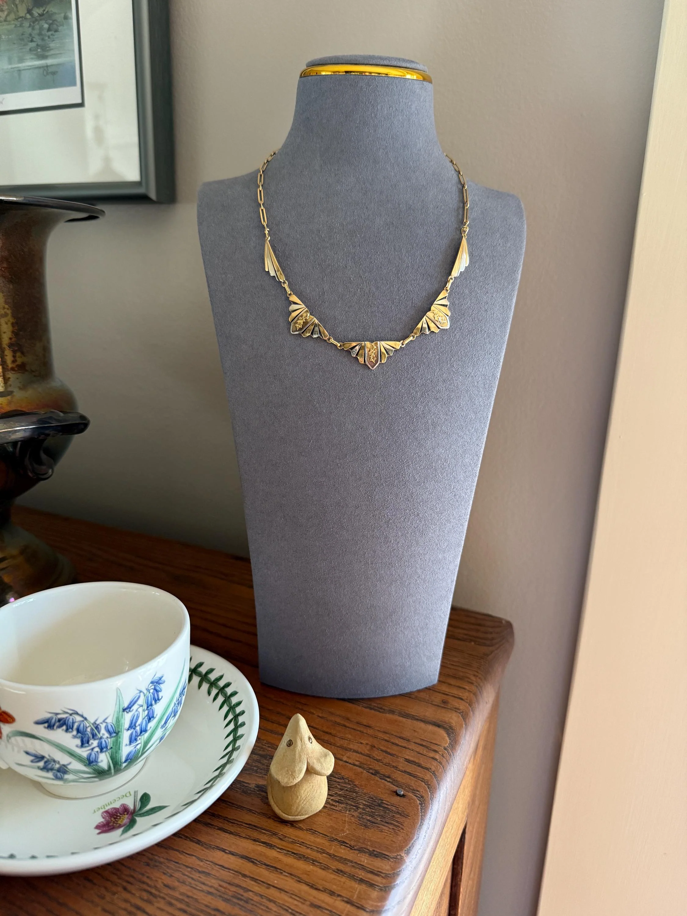 IVY French Art Deco Antique 12g 18k Gold Solid Two Tone Necklace Drapery Paperclip Chain Collar Fan Pendant Figural Architectural Geometric Fanned - Image 3