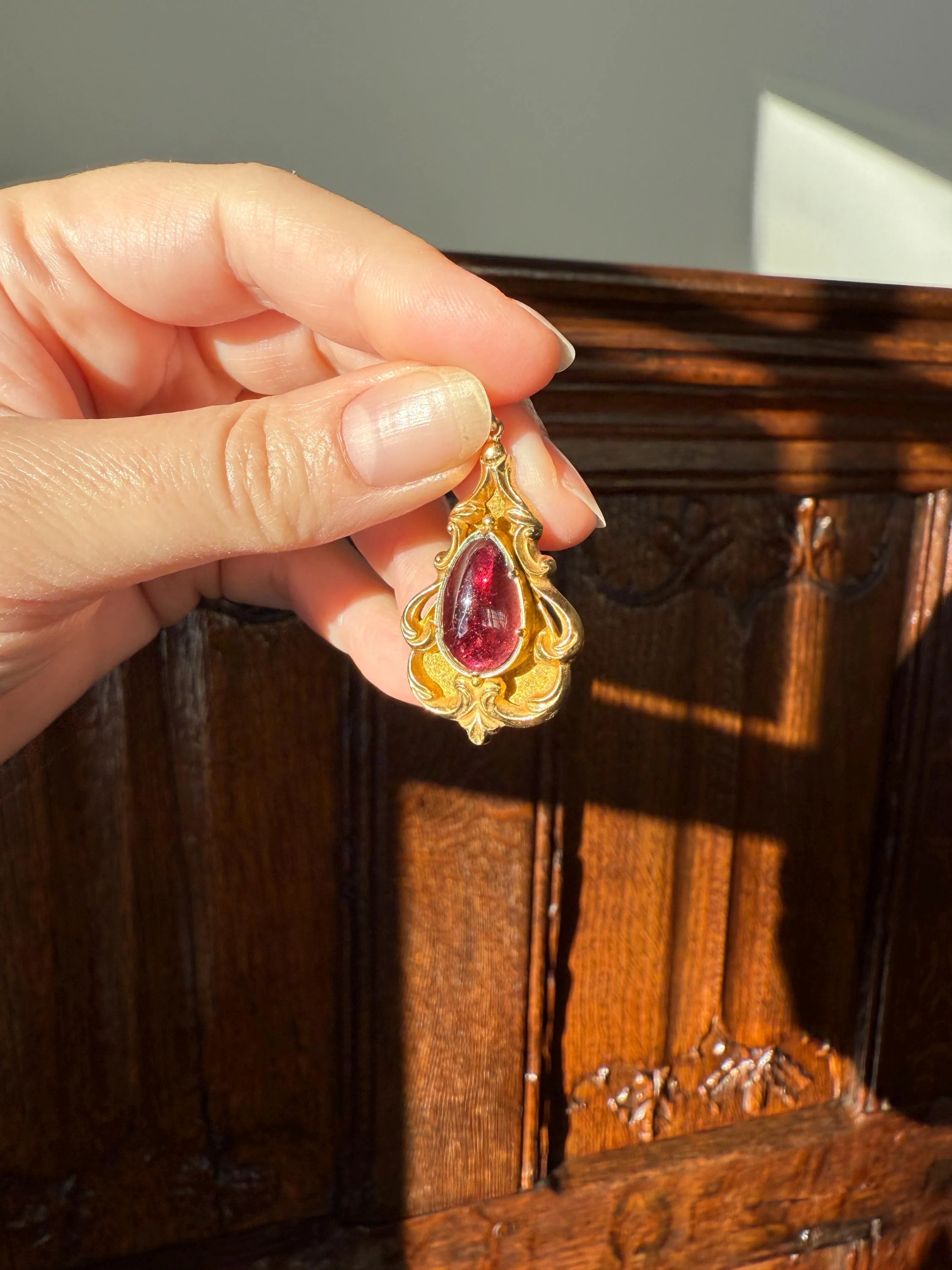 Juicy Victorian Antique Crimson Red Pear Natural Garnet 18k Gold Scrolled Teardrop Pendant Ornate Inner Glow - Image 10