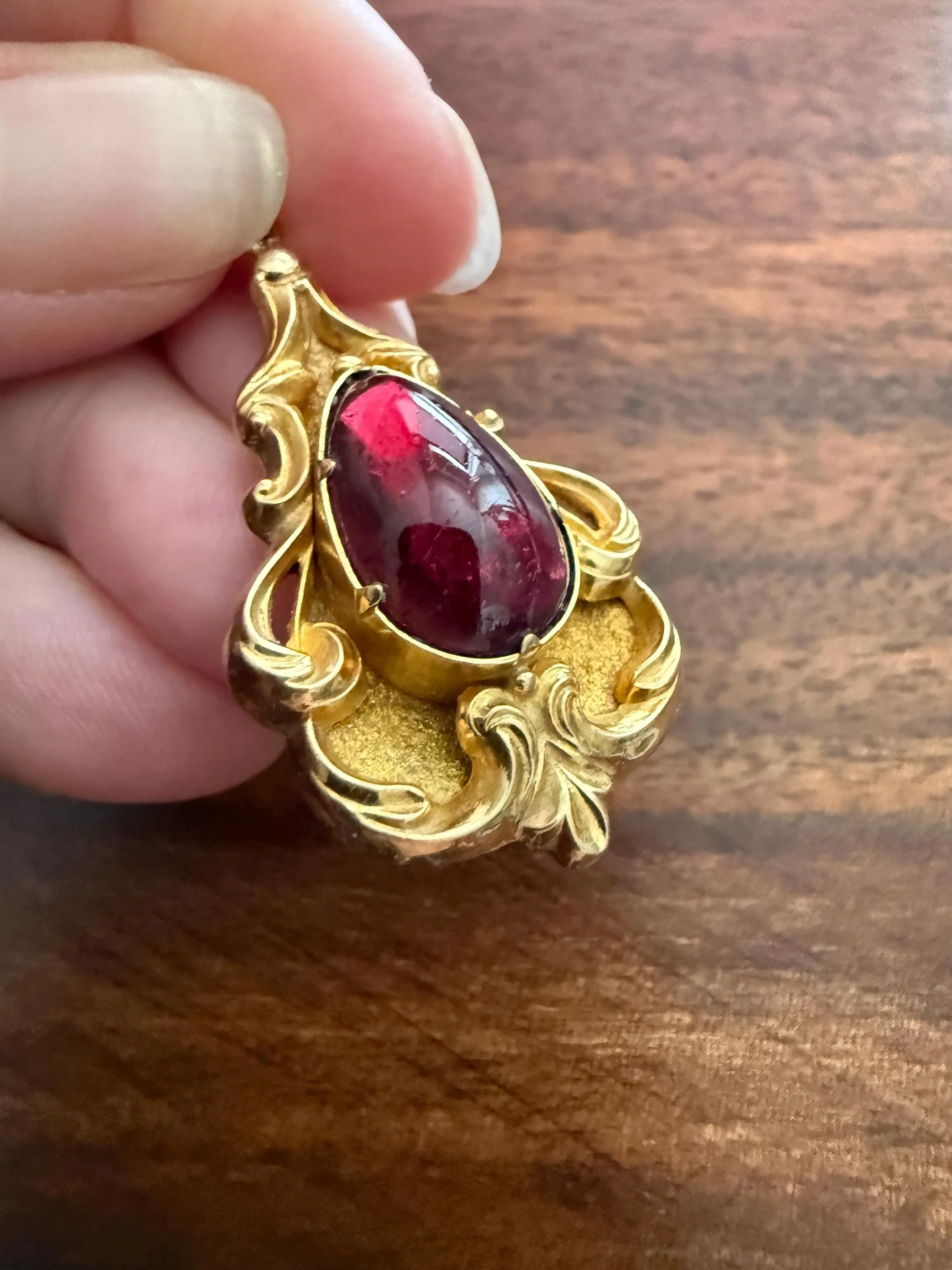 Juicy Victorian Antique Crimson Red Pear Natural Garnet 18k Gold Scrolled Teardrop Pendant Ornate Inner Glow - Image 3