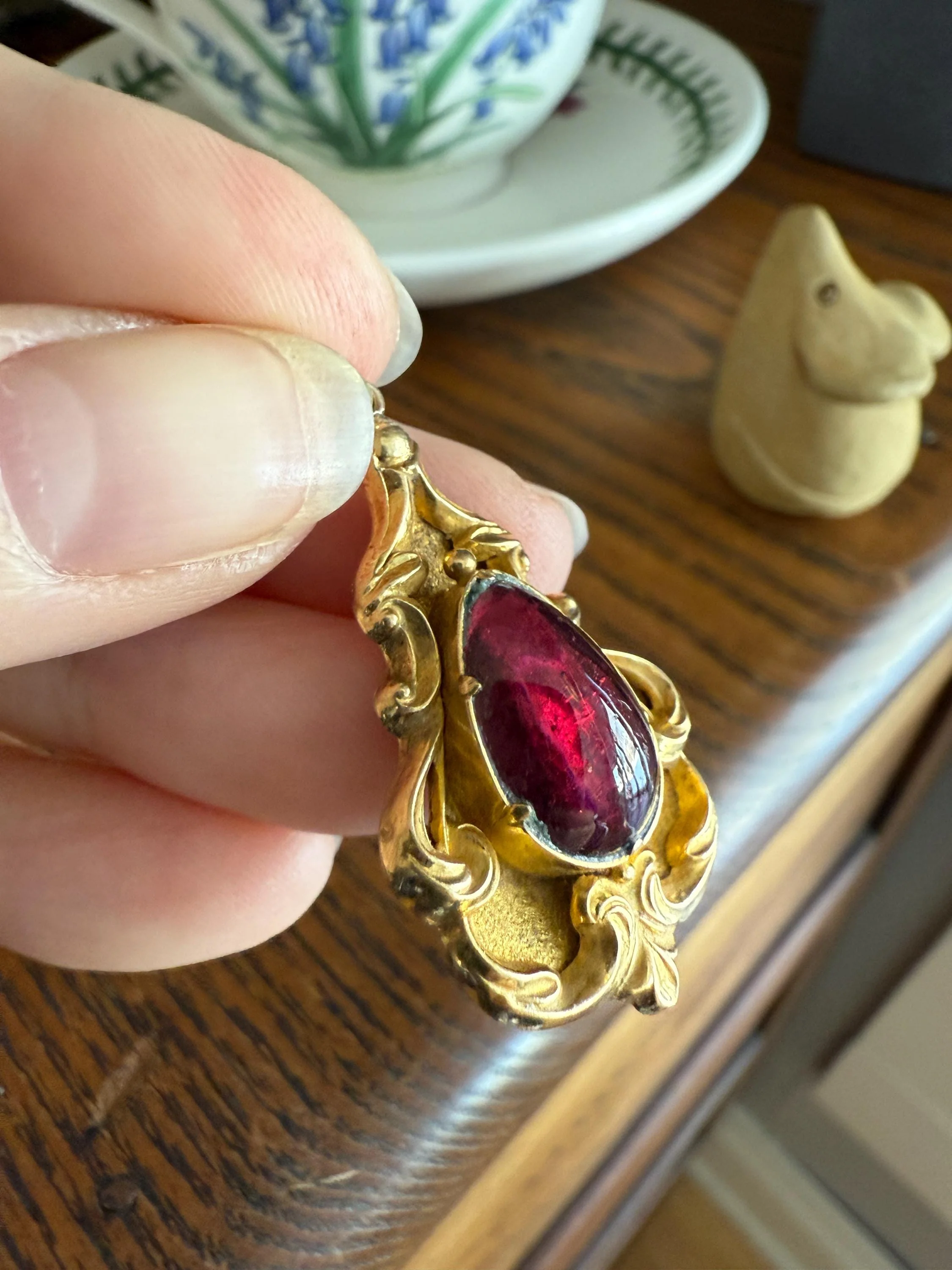 Juicy Victorian Antique Crimson Red Pear Natural Garnet 18k Gold Scrolled Teardrop Pendant Ornate Inner Glow - Image 6