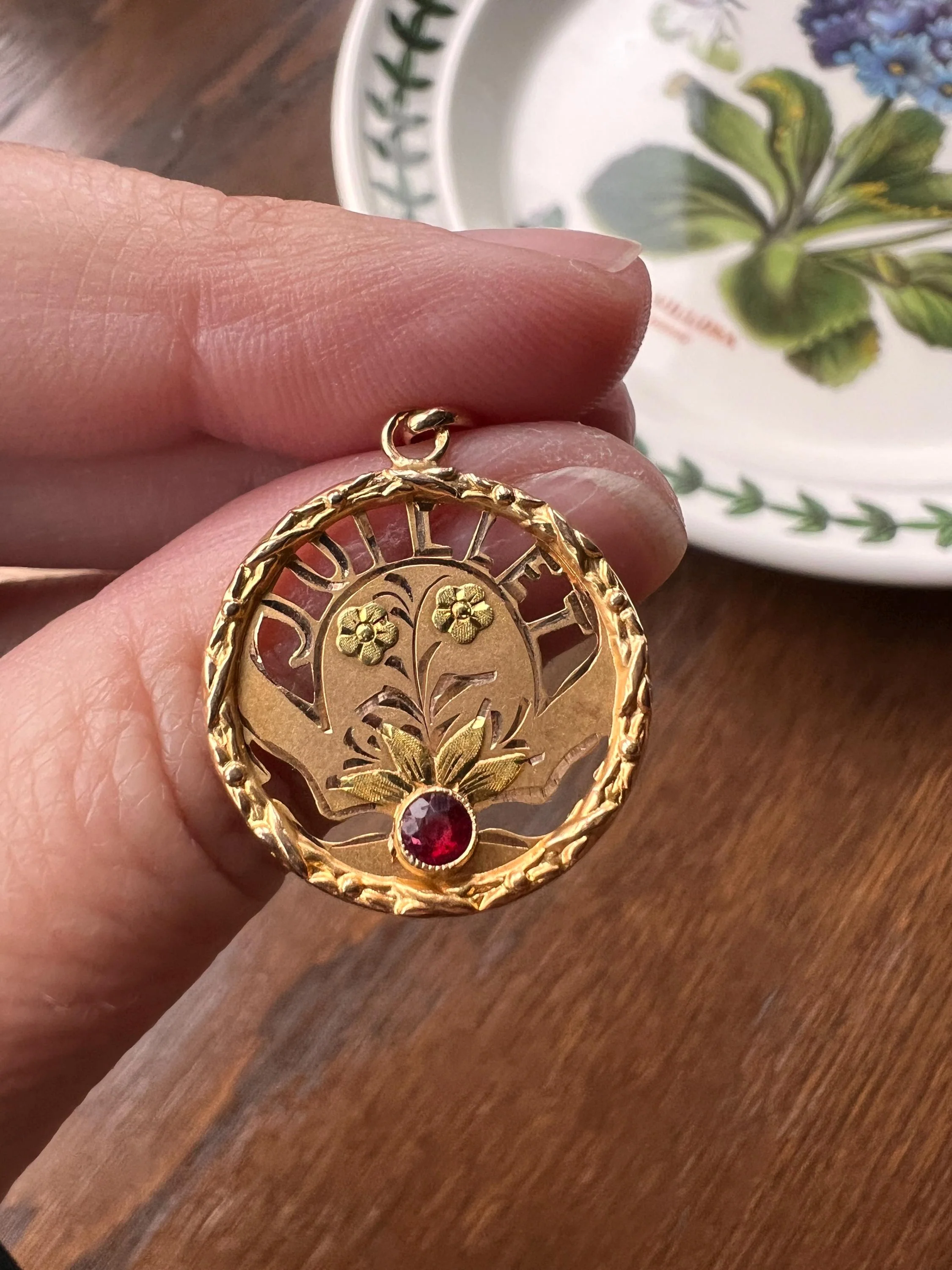 JULY Dated 1924 Floral French Antique Birthday Month 18k Gold Pendant Paste Ruby Garland Halo Belle Epoque - Image 3