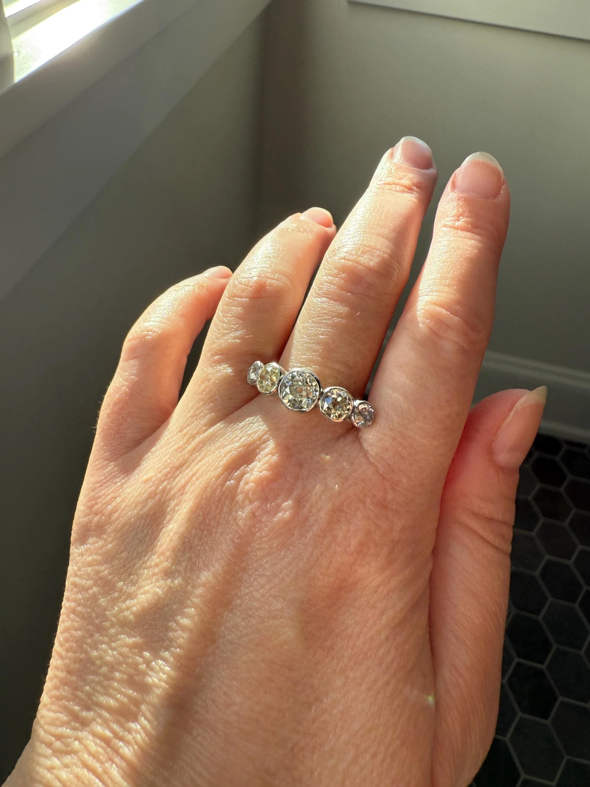 Large Antique 3 CARATS Old Mine Cut DIAMOND Five Stone Stacker Band Bezel Set Edwardian 18k Gold Big Finger Size 3Ctw OMC - Image 10