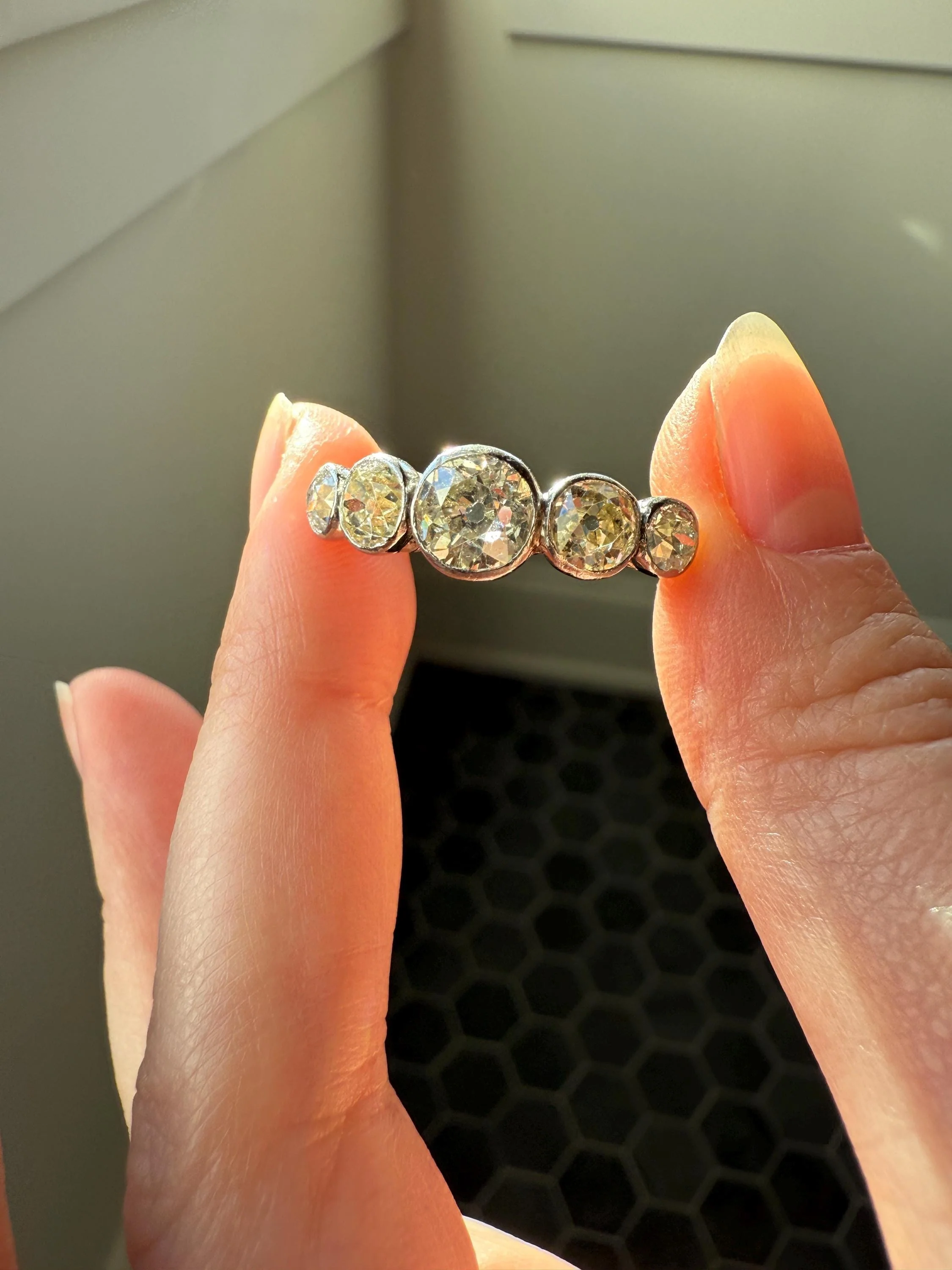 Large Antique 3 CARATS Old Mine Cut DIAMOND Five Stone Stacker Band Bezel Set Edwardian 18k Gold Big Finger Size 3Ctw OMC - Image 14