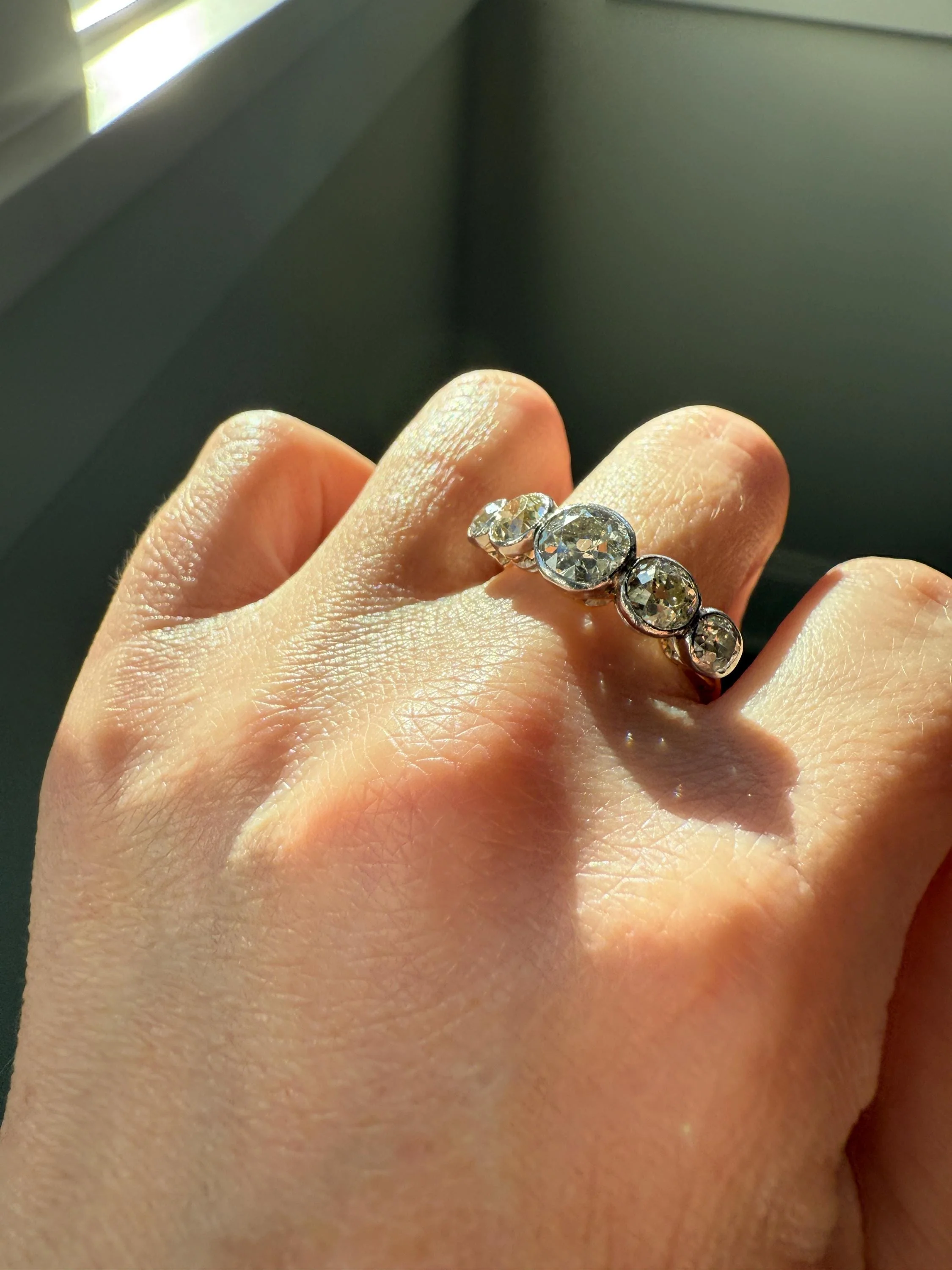 Large Antique 3 CARATS Old Mine Cut DIAMOND Five Stone Stacker Band Bezel Set Edwardian 18k Gold Big Finger Size 3Ctw OMC - Image 4