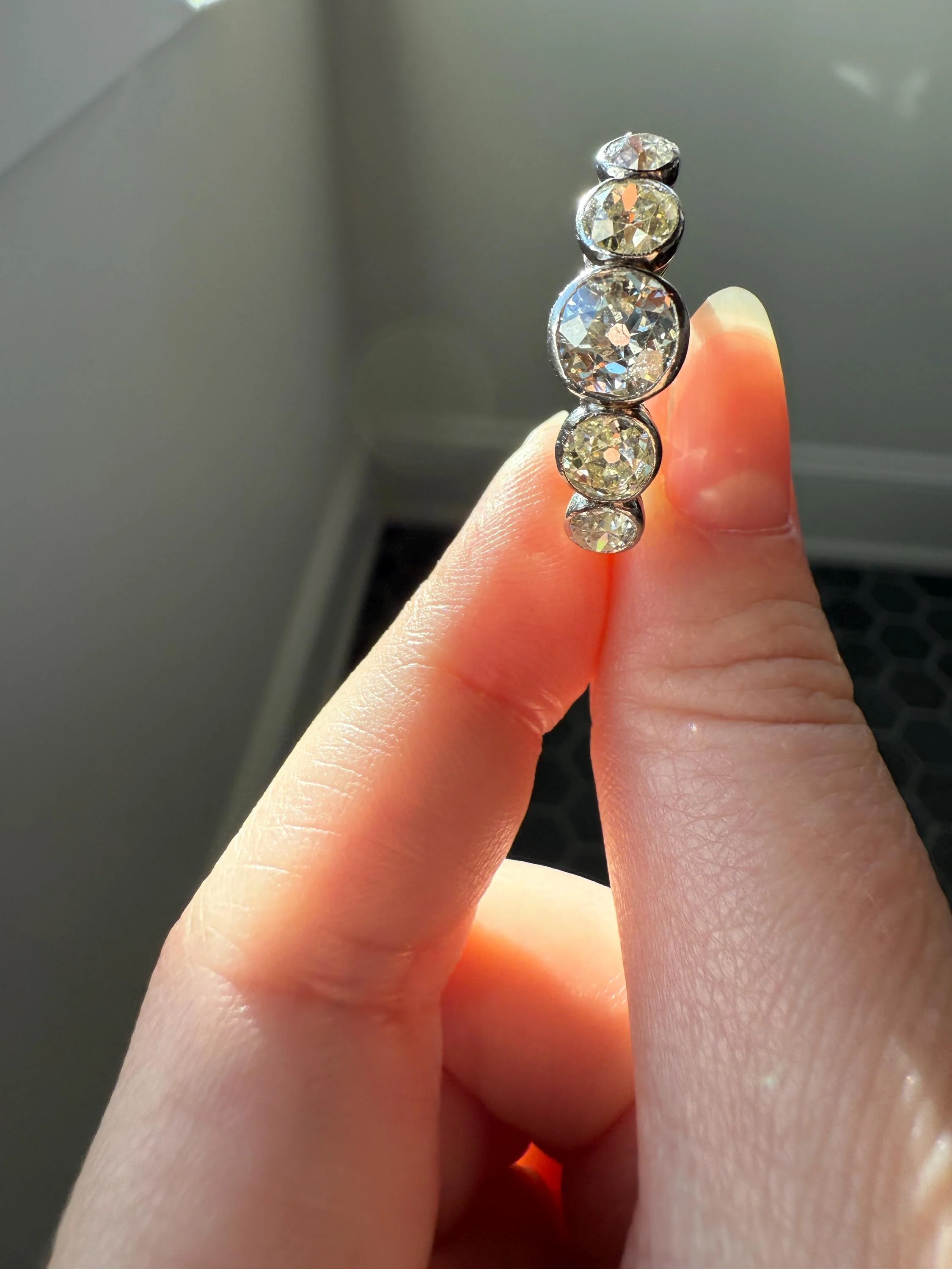 Large Antique 3 CARATS Old Mine Cut DIAMOND Five Stone Stacker Band Bezel Set Edwardian 18k Gold Big Finger Size 3Ctw OMC - Image 5