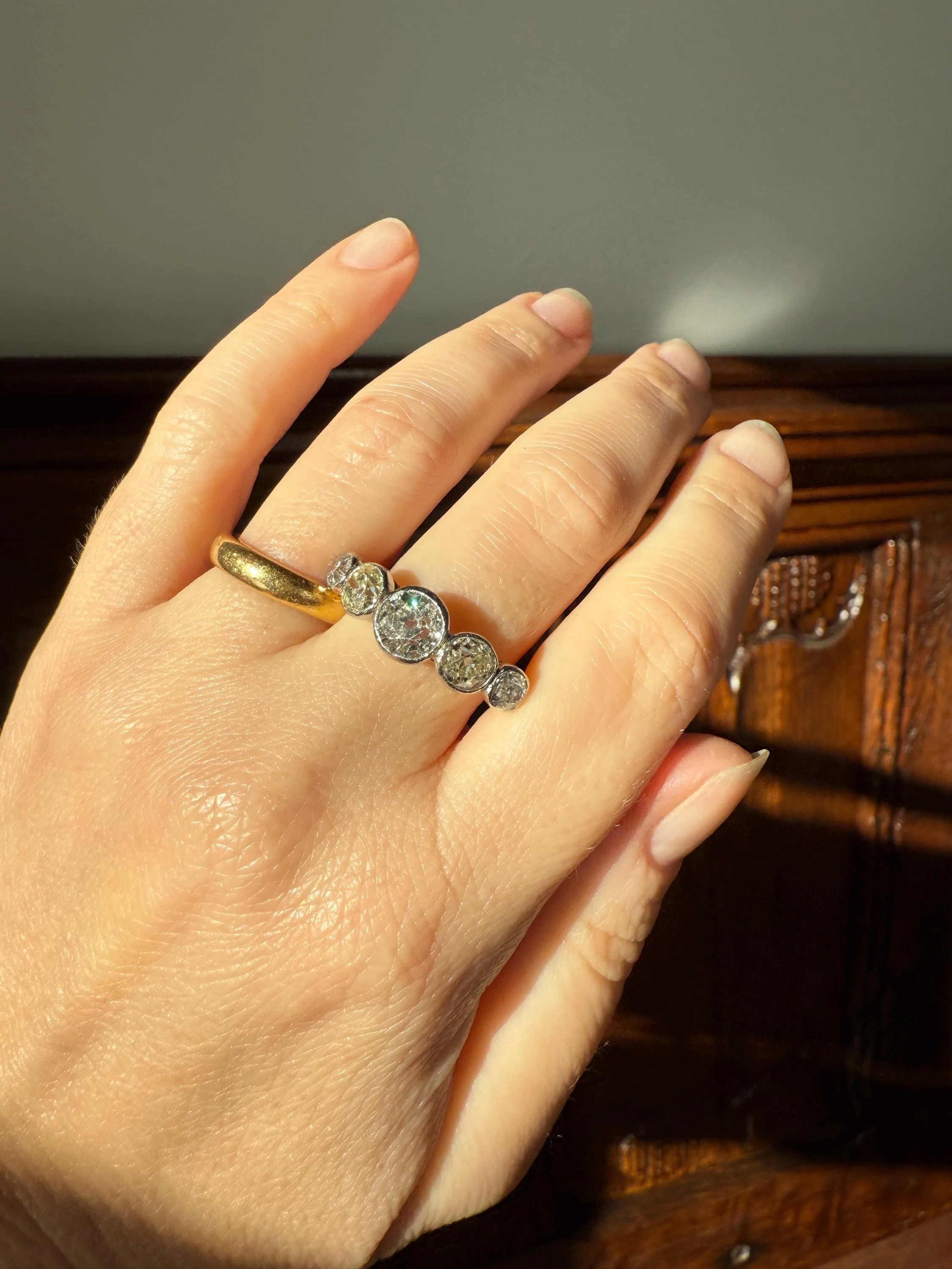 Large Antique 3 CARATS Old Mine Cut DIAMOND Five Stone Stacker Band Bezel Set Edwardian 18k Gold Big Finger Size 3Ctw OMC - Image 8