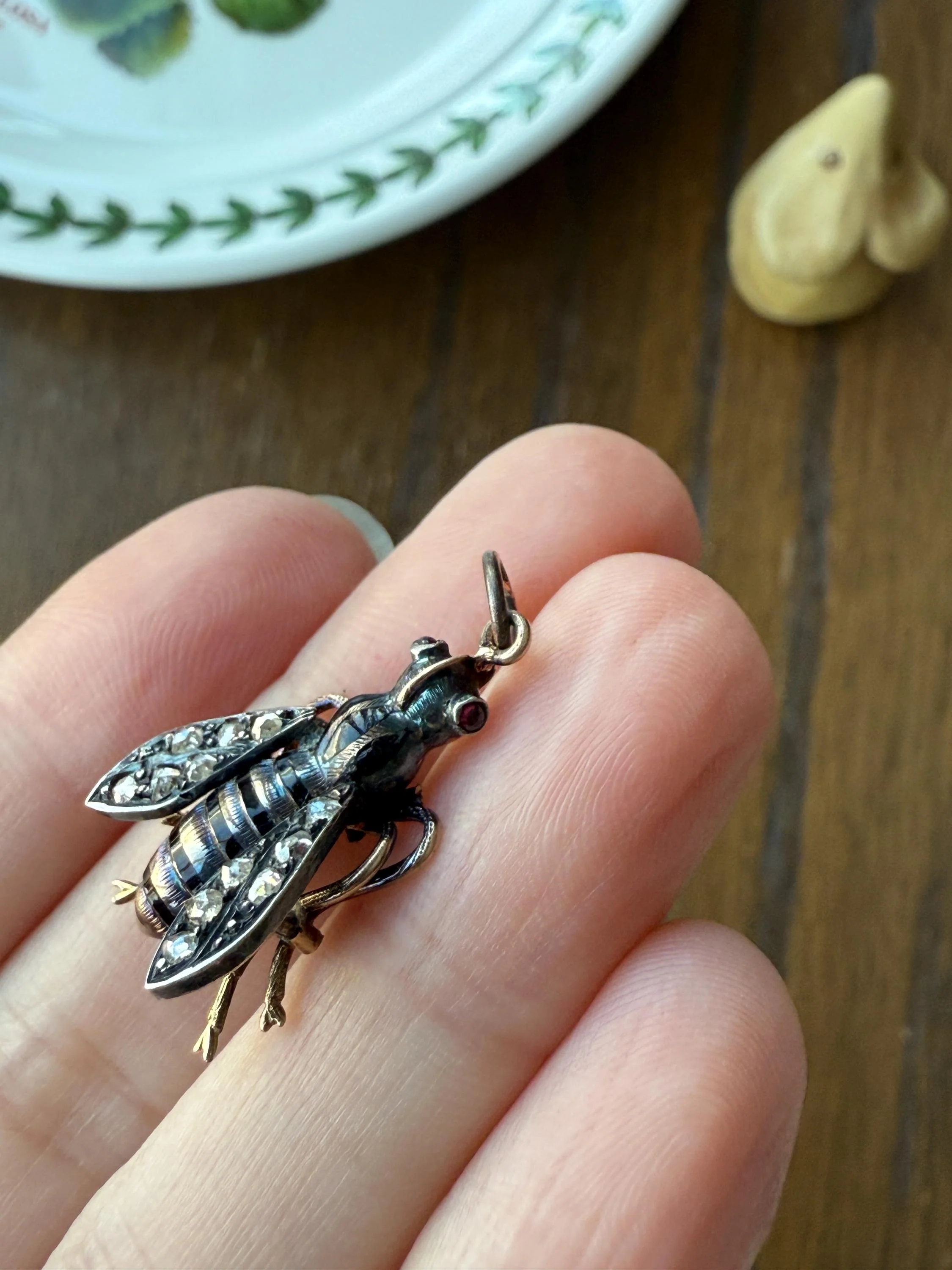 One Large BUMBLE BEE Victorian Antique Figural 18k Gold Solid Silver Rose Cut Diamond French Pendant Ruby Eyes Black Enamel Stripes - Image 13