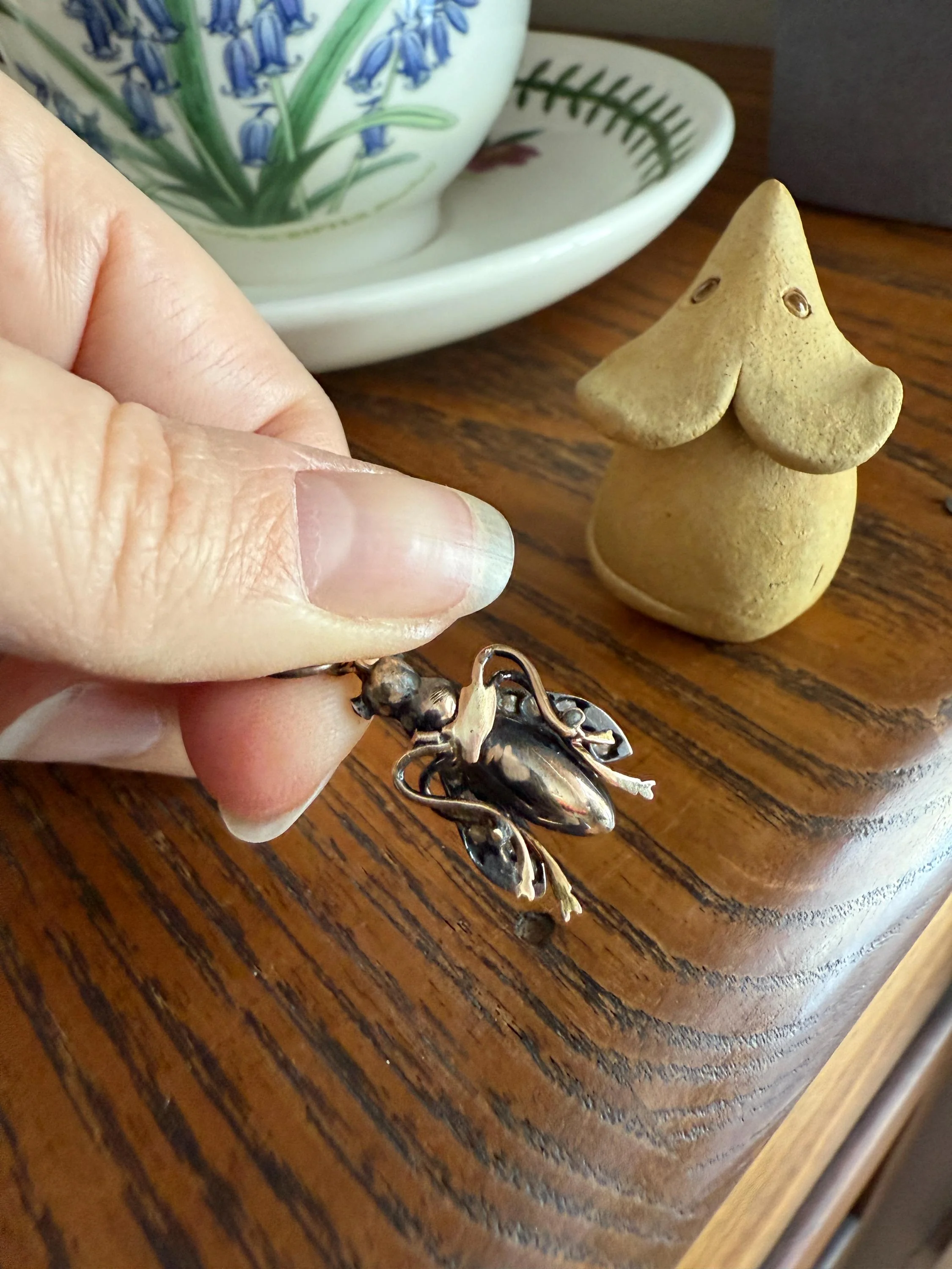 One Large BUMBLE BEE Victorian Antique Figural 18k Gold Solid Silver Rose Cut Diamond French Pendant Ruby Eyes Black Enamel Stripes - Image 17