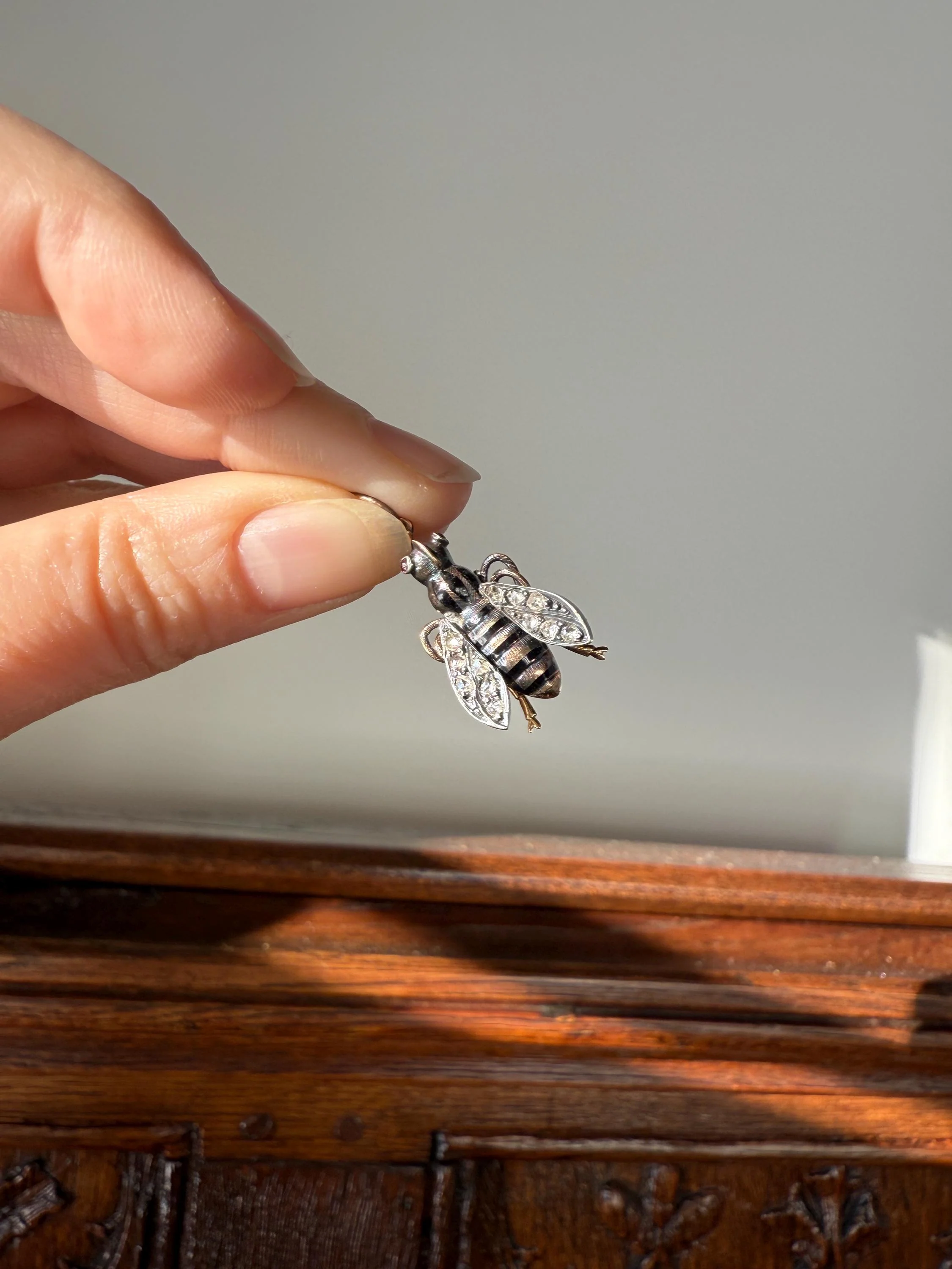 One Large BUMBLE BEE Victorian Antique Figural 18k Gold Solid Silver Rose Cut Diamond French Pendant Ruby Eyes Black Enamel Stripes - Image 3