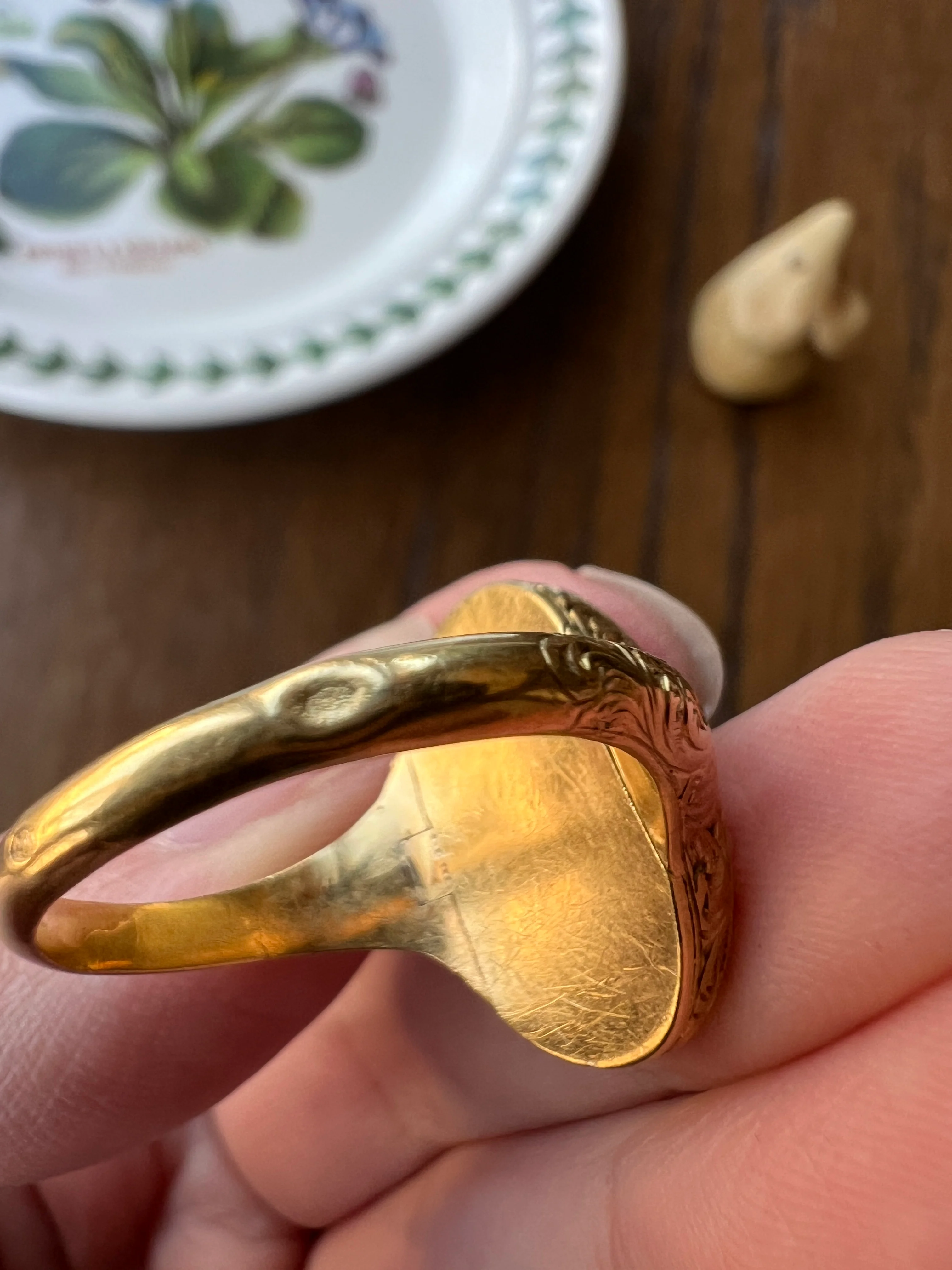 LOCKET Back Ring 18k Gold PEARL Halo Magnifying Lens Ornate 3D Hand Engraved OPENS Hinged Compartment Band Love Token Scrolled - Image 19