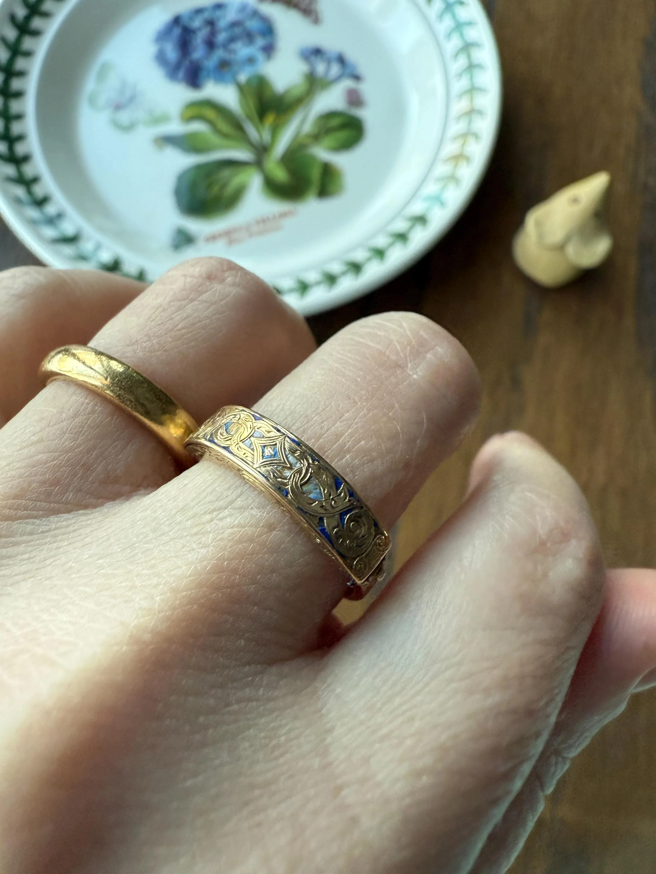 LOCKET RING 14k Gold Victorian Engraved Antique Opening Stacker Band Ornate Enamel Secret Hidden Compartment - Image 11