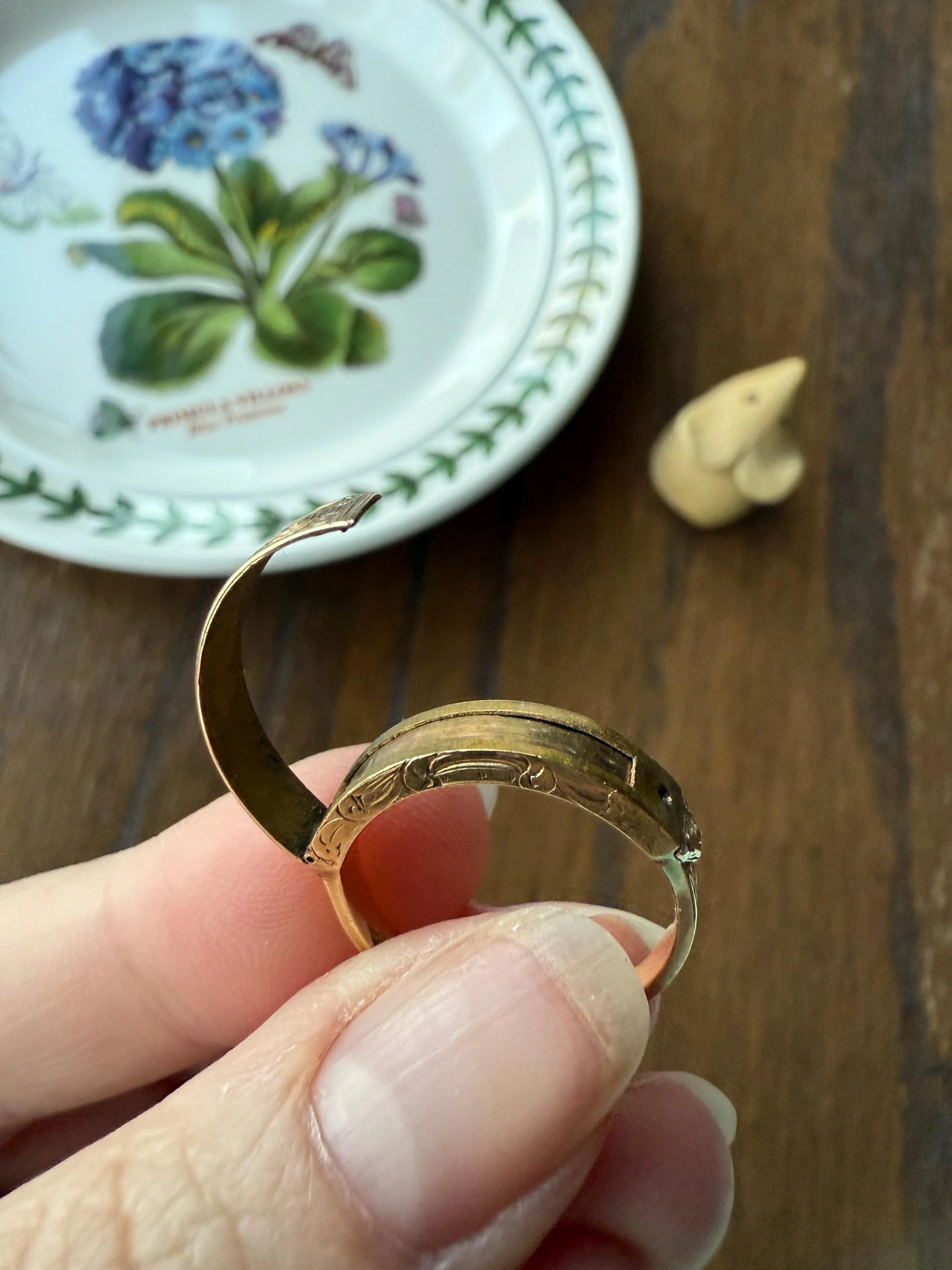 LOCKET RING 14k Gold Victorian Engraved Antique Opening Stacker Band Ornate Enamel Secret Hidden Compartment - Image 13