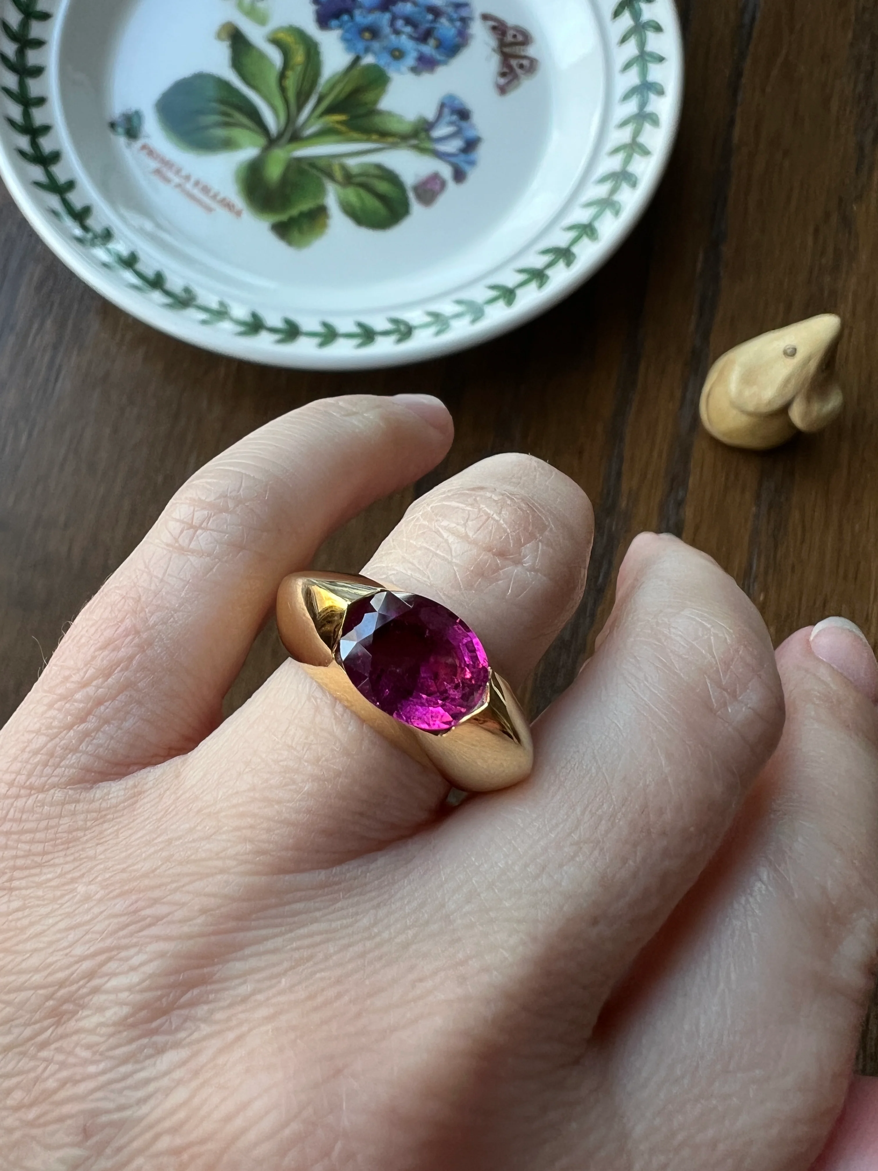 MEGA Natural Pink TOURMALINE Knife Edge Domed Bombe Ring Band French Vintage Preowned HEAVY 13.6g 18k Gold Retro Statement Stacker - Image 17