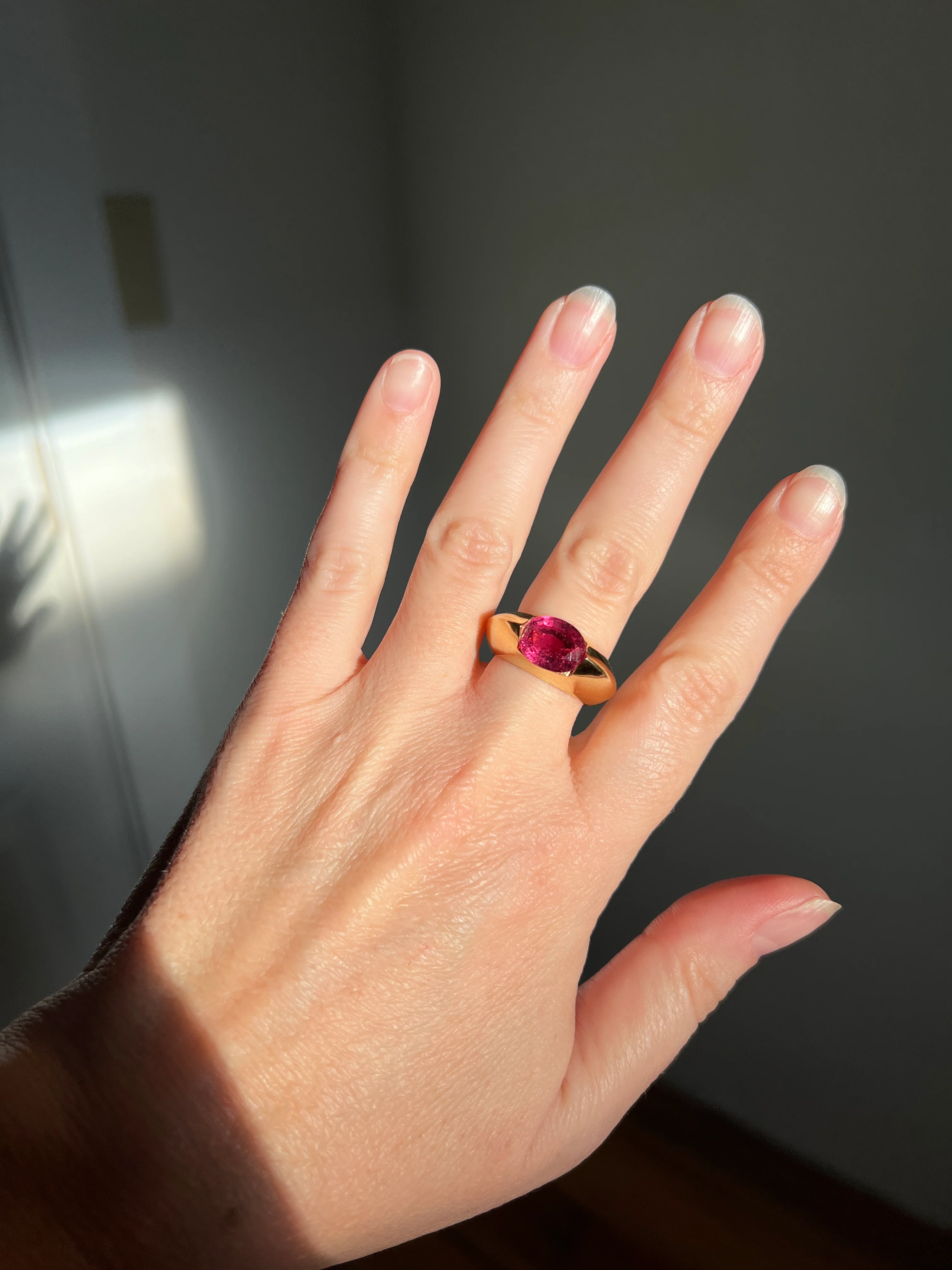 MEGA Natural Pink TOURMALINE Knife Edge Domed Bombe Ring Band French Vintage Preowned HEAVY 13.6g 18k Gold Retro Statement Stacker - Image 18