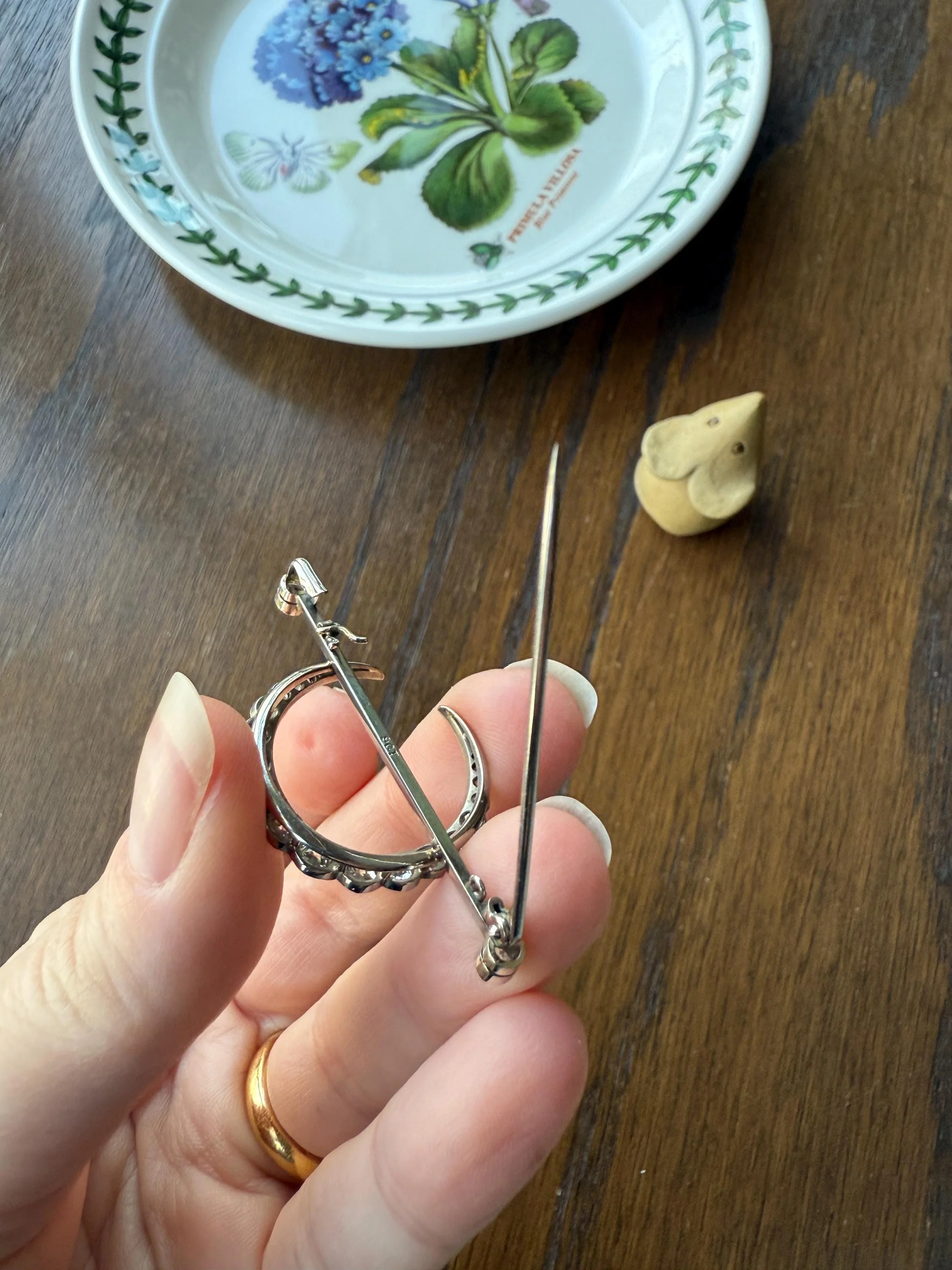 MOON Crescent Scalloped Brooch 2 Carat Old Mine DIAMOND 9k White Gold Extender Connector Pendant Pin Charm Holder Figural Celestial Milgrain - Image 19