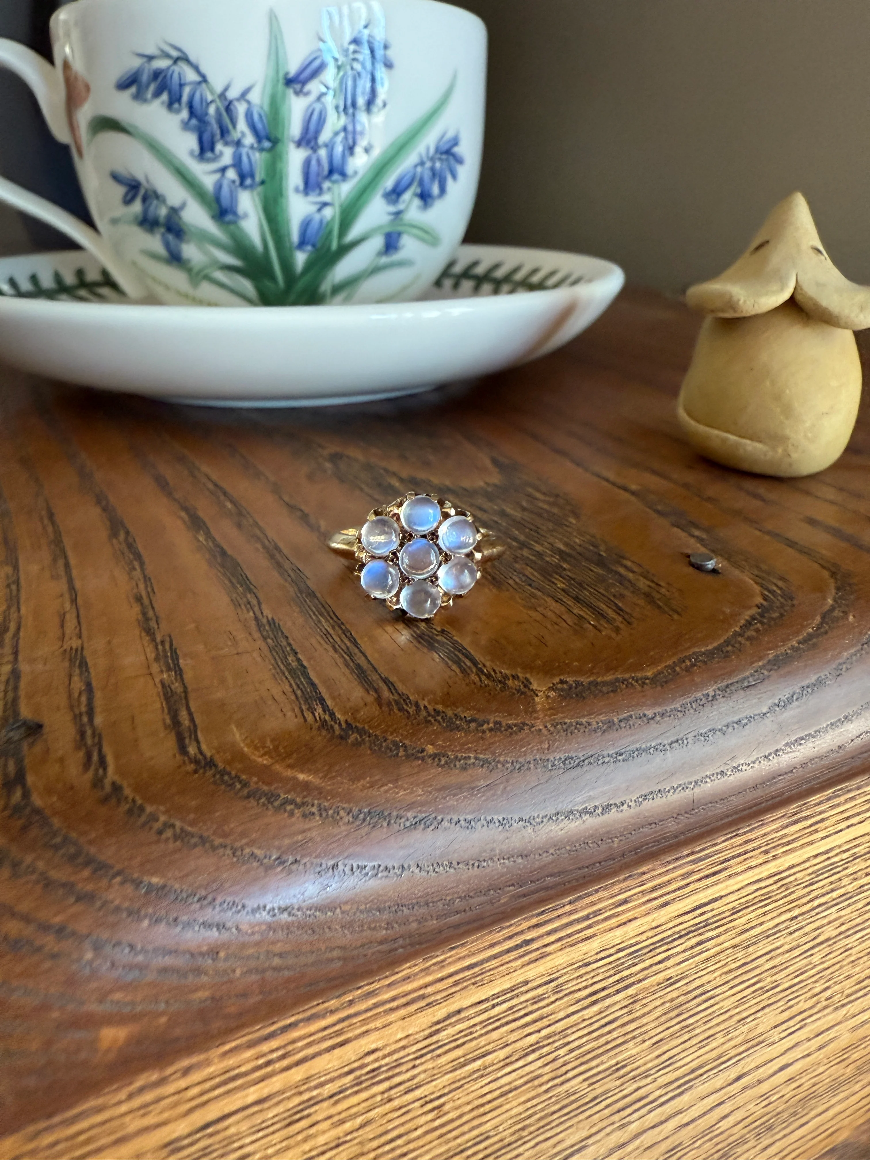 MOONSTONE Daisy Cluster Halo Ring Vintage to Art Deco Antique 14k Gold Seven Stone Blue Flash Chunky Glowing Orbs - Image 15