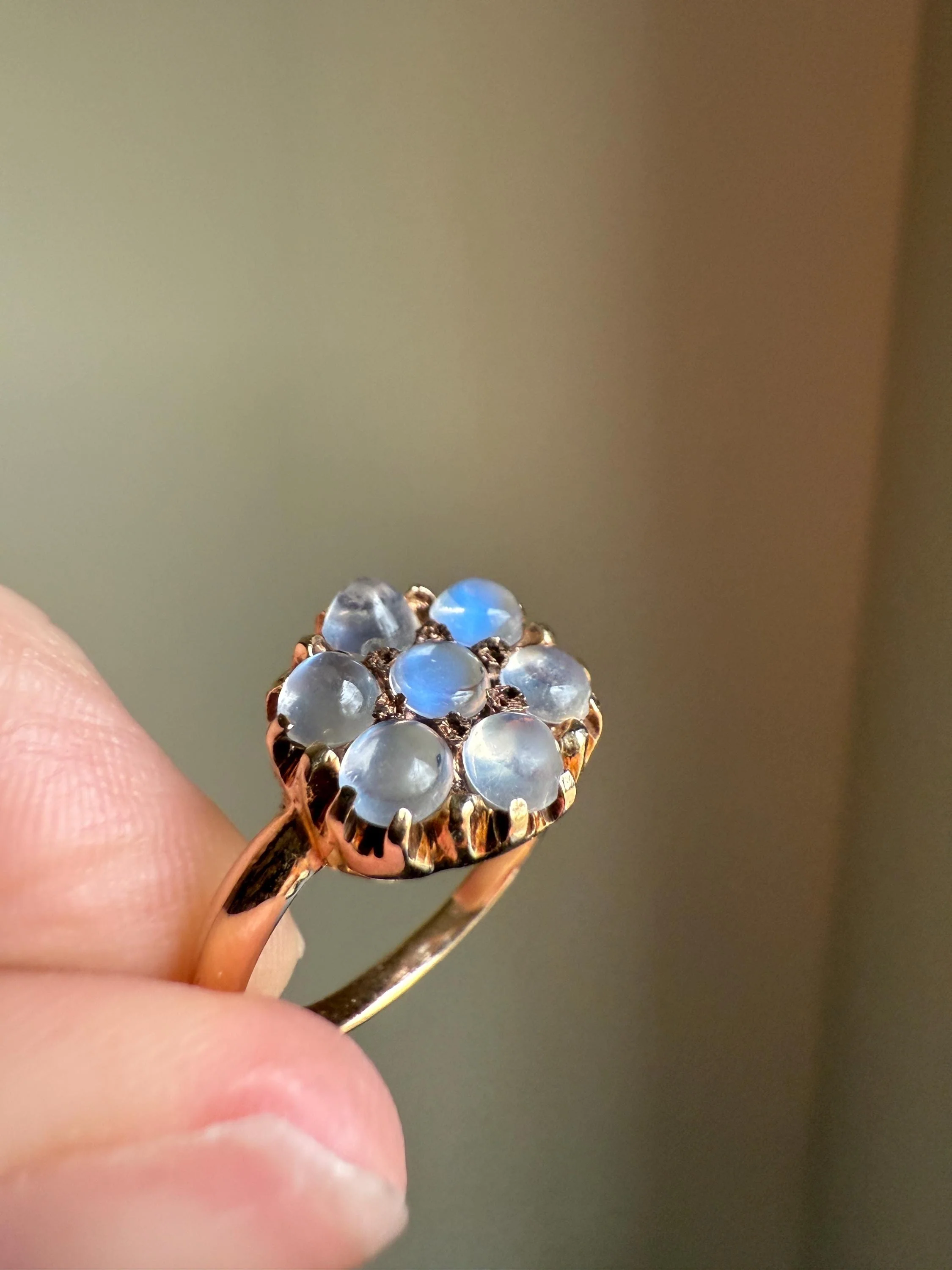 MOONSTONE Daisy Cluster Halo Ring Vintage to Art Deco Antique 14k Gold Seven Stone Blue Flash Chunky Glowing Orbs - Image 7