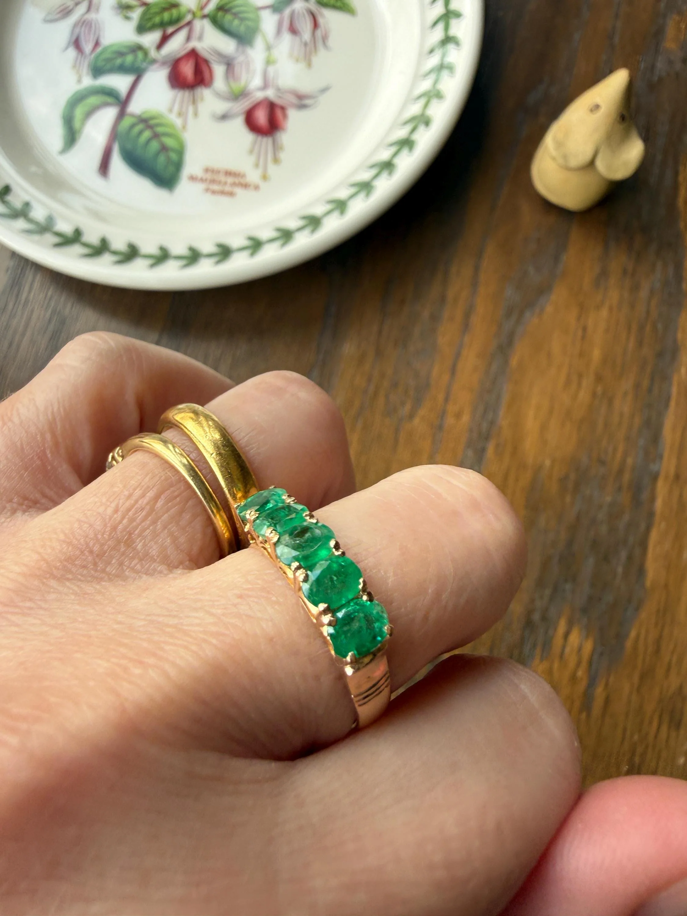 Natural EMERALD Oval Five Stone Band French Vintage 14k Gold Ring Green Linear Stacker Splayed Stacker - Image 11