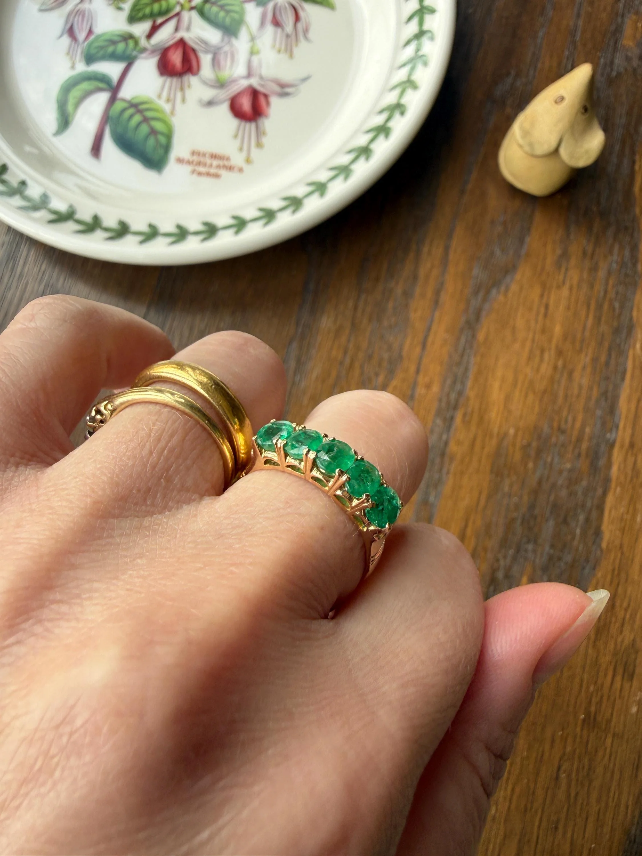 Natural EMERALD Oval Five Stone Band French Vintage 14k Gold Ring Green Linear Stacker Splayed Stacker - Image 3