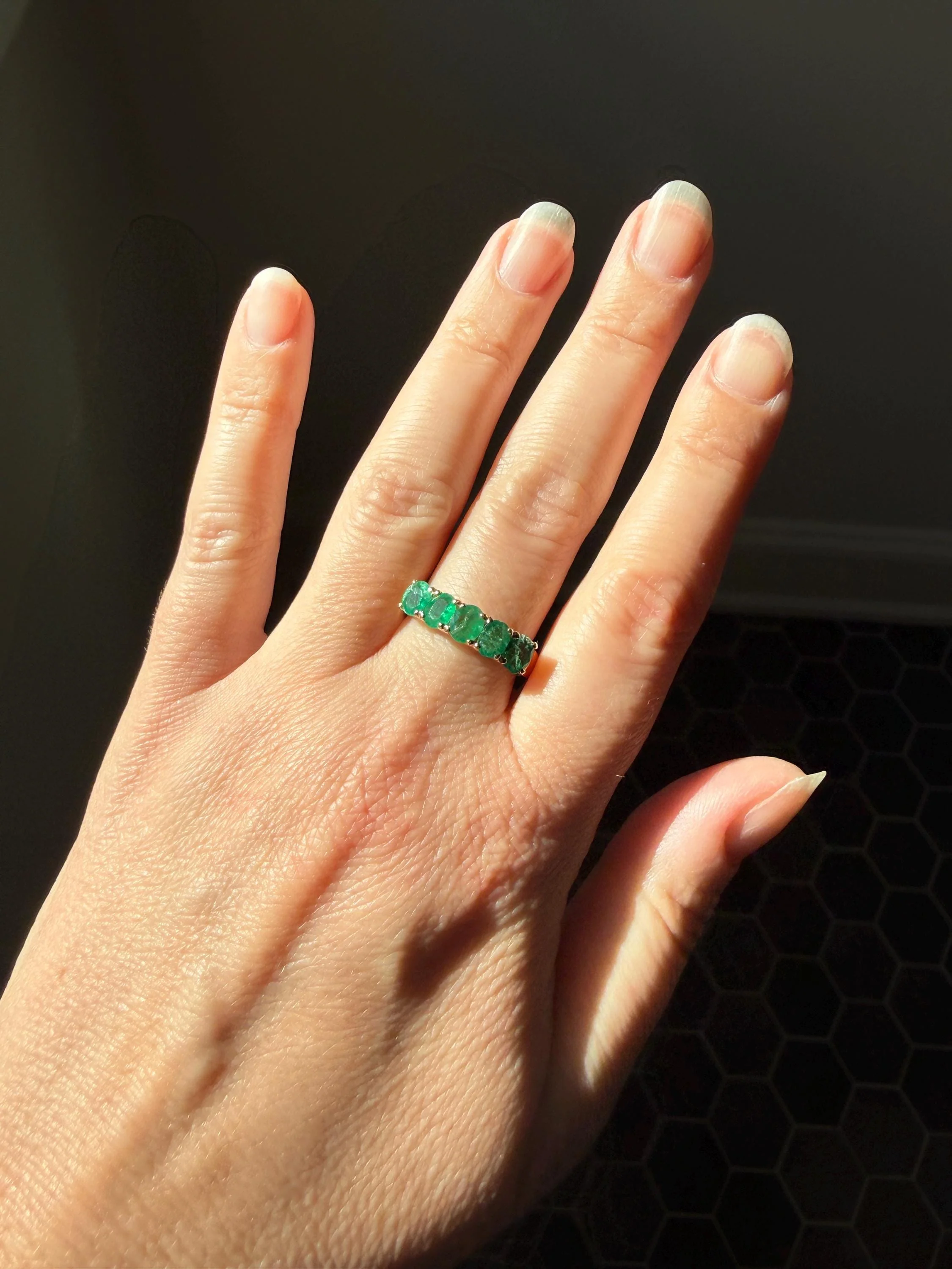 Natural EMERALD Oval Five Stone Band French Vintage 14k Gold Ring Green Linear Stacker Splayed Stacker - Image 4