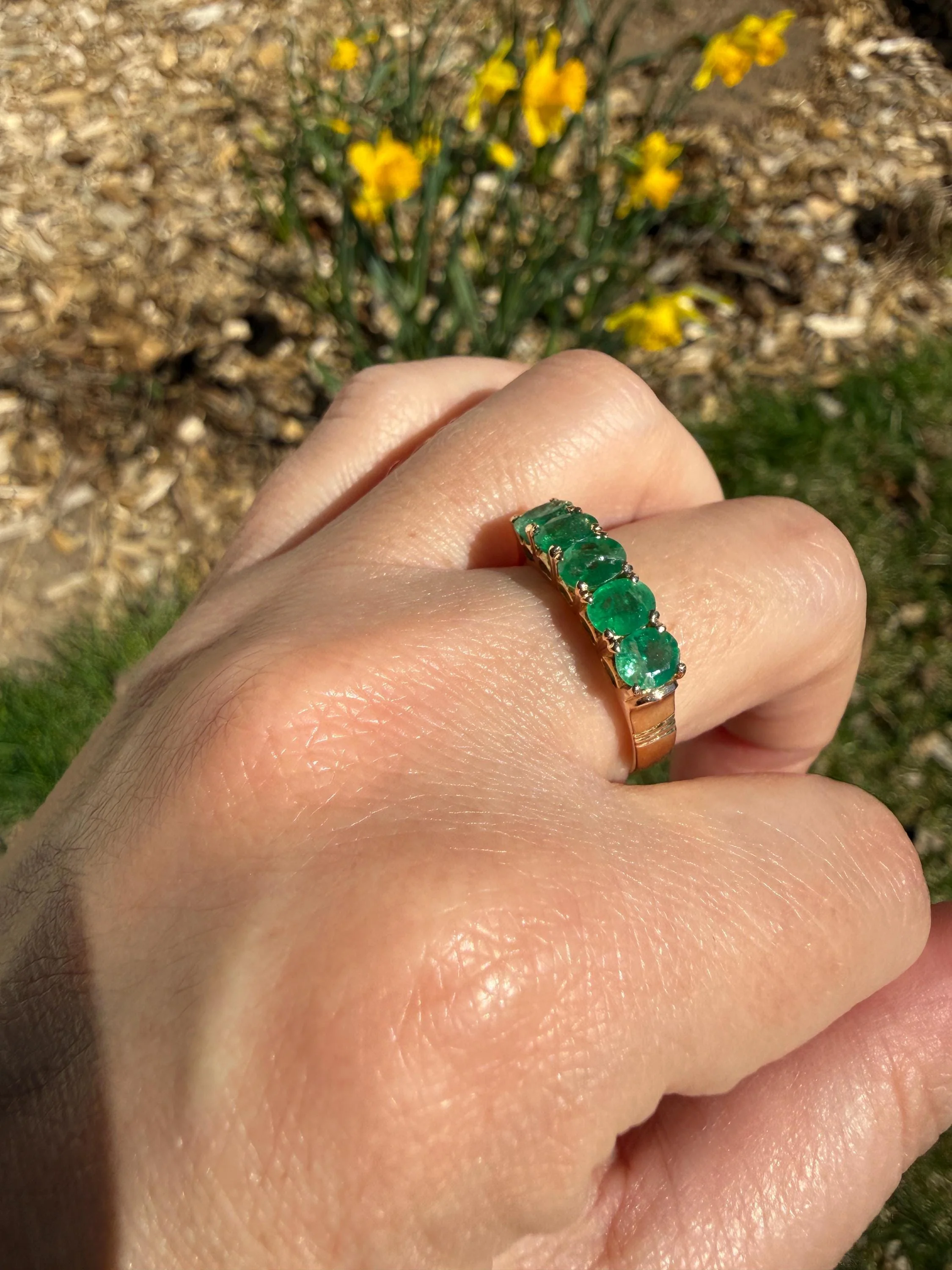Natural EMERALD Oval Five Stone Band French Vintage 14k Gold Ring Green Linear Stacker Splayed Stacker - Image 9