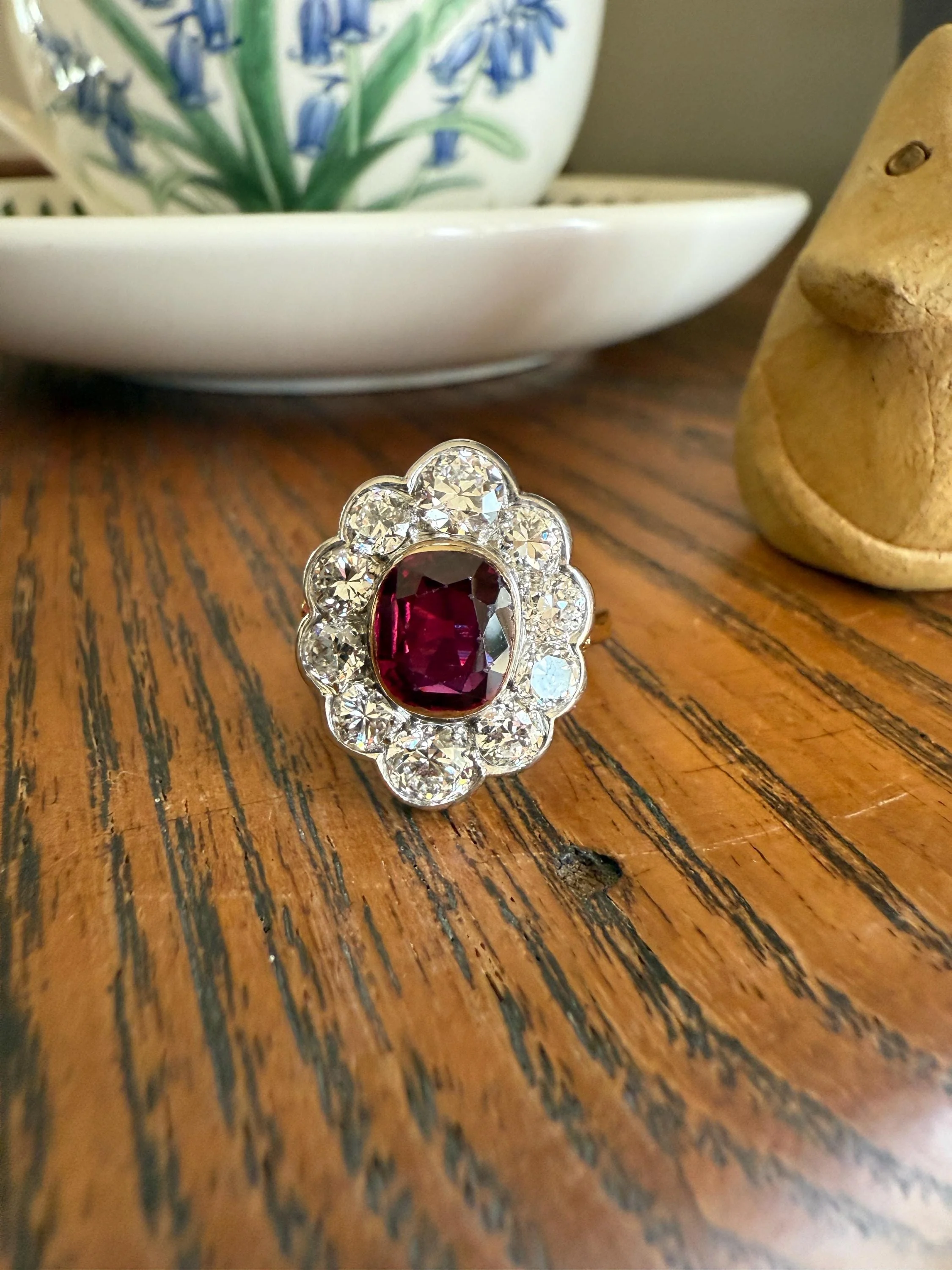Natural RUBY Purplish Berry Red 2.2 CARATS Old European Cut DIAMOND Halo Ring 18k Gold Platinum Daisy Scalloped Elegant Classic - Image 4