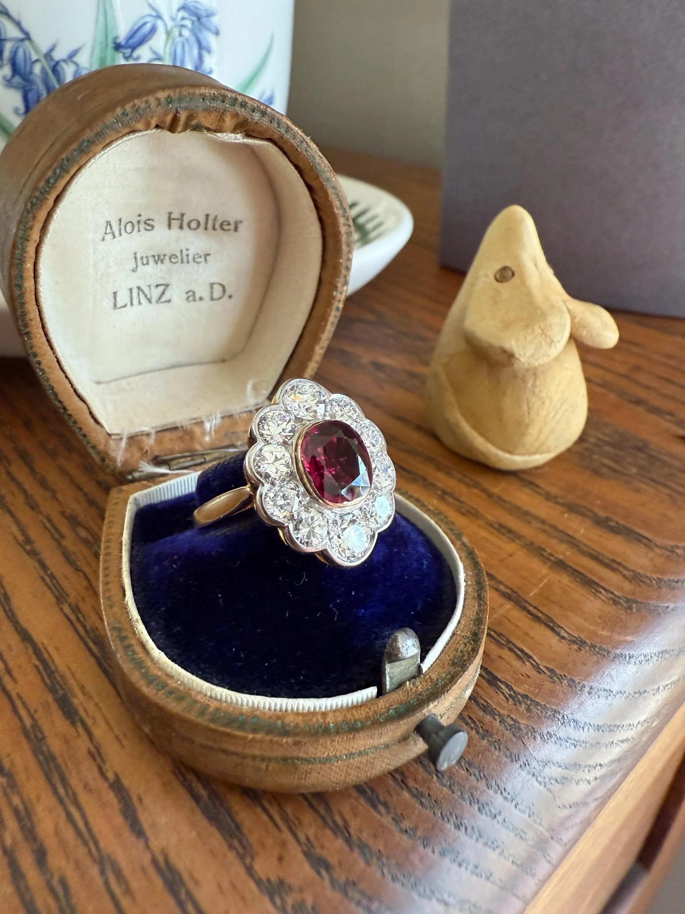 Natural RUBY Purplish Berry Red 2.2 CARATS Old European Cut DIAMOND Halo Ring 18k Gold Platinum Daisy Scalloped Elegant Classic - Image 5