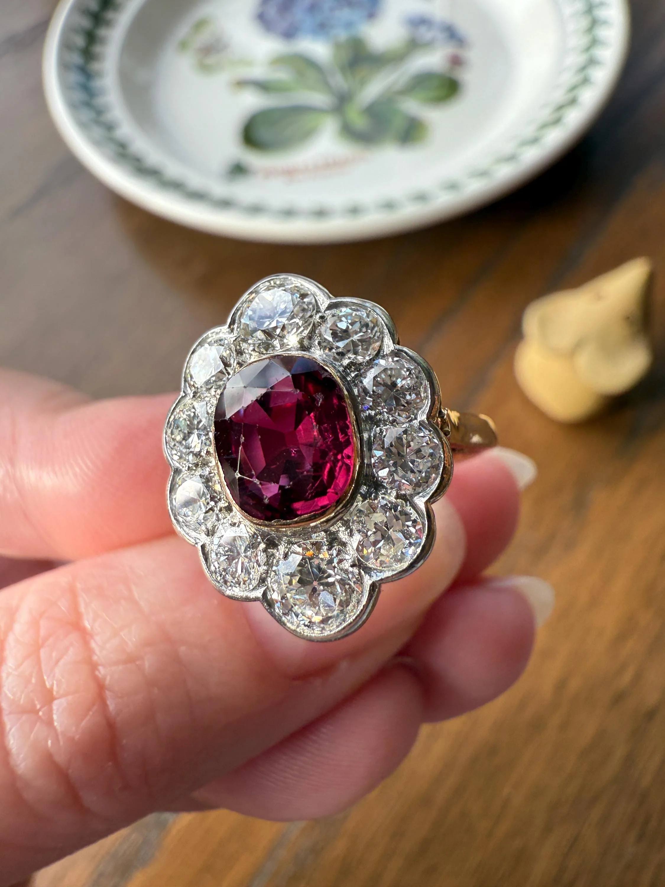 Natural RUBY Purplish Berry Red 2.2 CARATS Old European Cut DIAMOND Halo Ring 18k Gold Platinum Daisy Scalloped Elegant Classic - Image 8