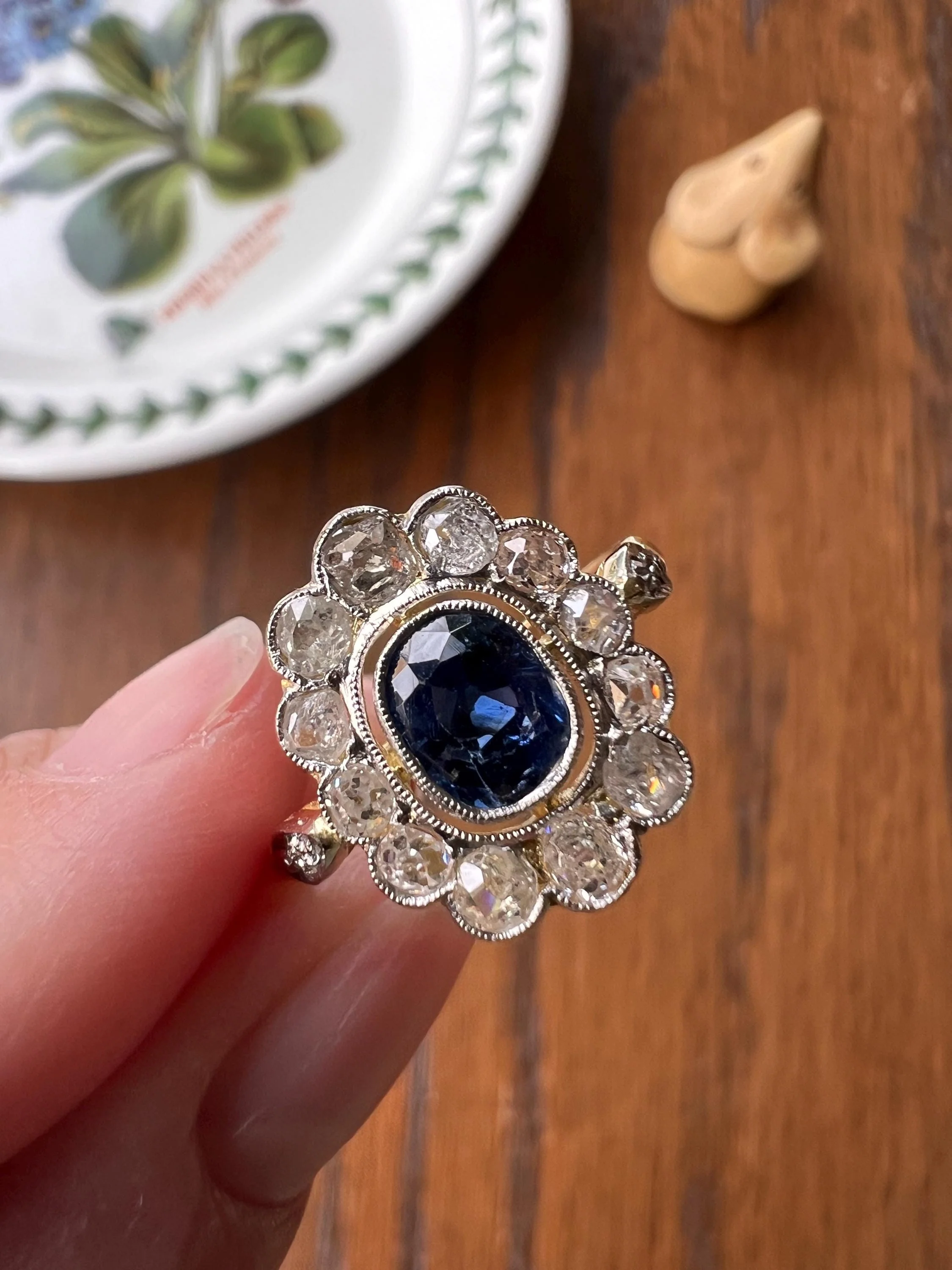 Natural SAPPHIRE French ANTIQUE 1 Carat Old Mine Cut DIAMOND Halo Daisy Cluster Ring 18k Gold Blue Oval Belle Epoque - Image 4