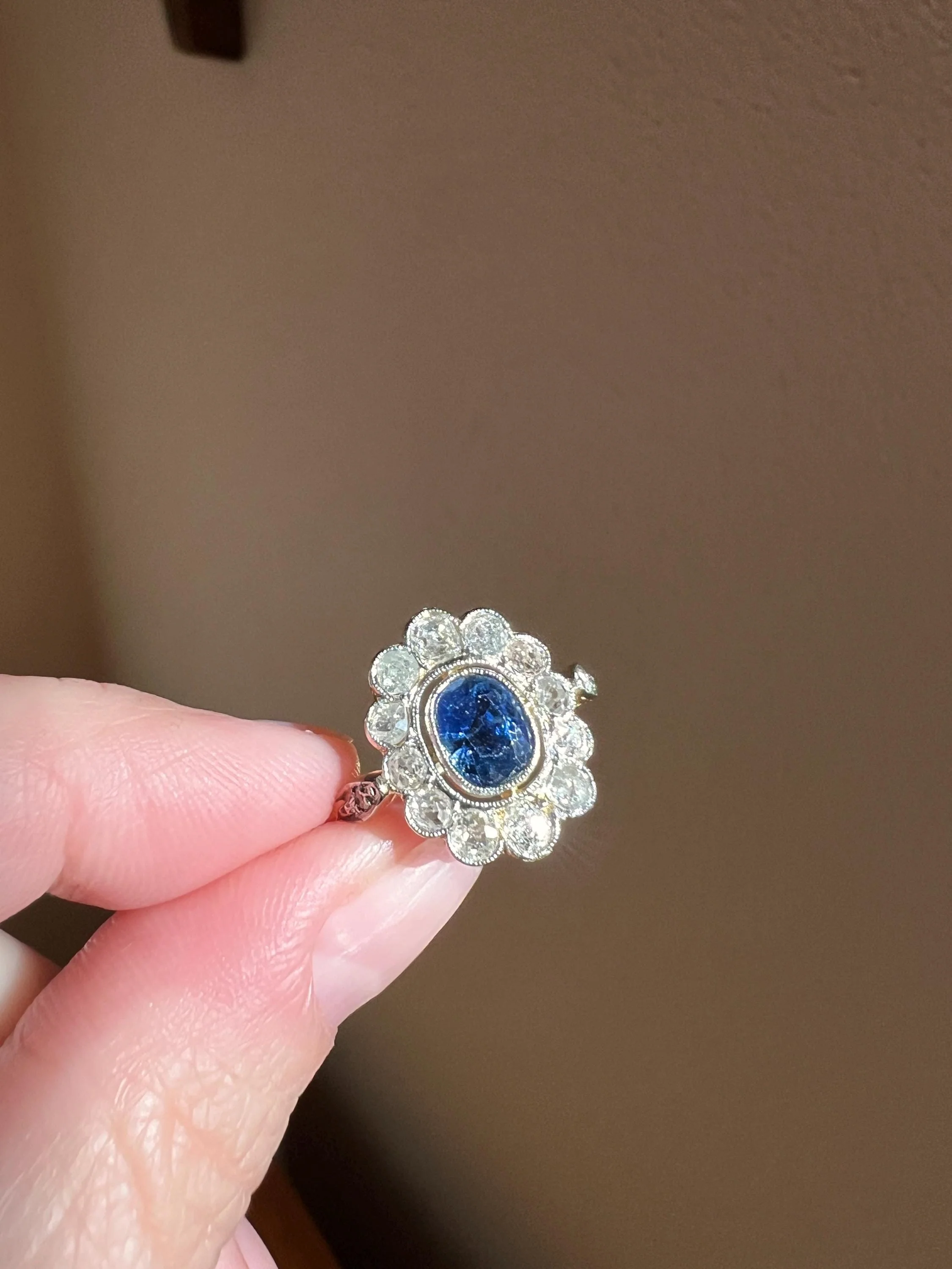 Natural SAPPHIRE French ANTIQUE 1 Carat Old Mine Cut DIAMOND Halo Daisy Cluster Ring 18k Gold Blue Oval Belle Epoque - Image 6
