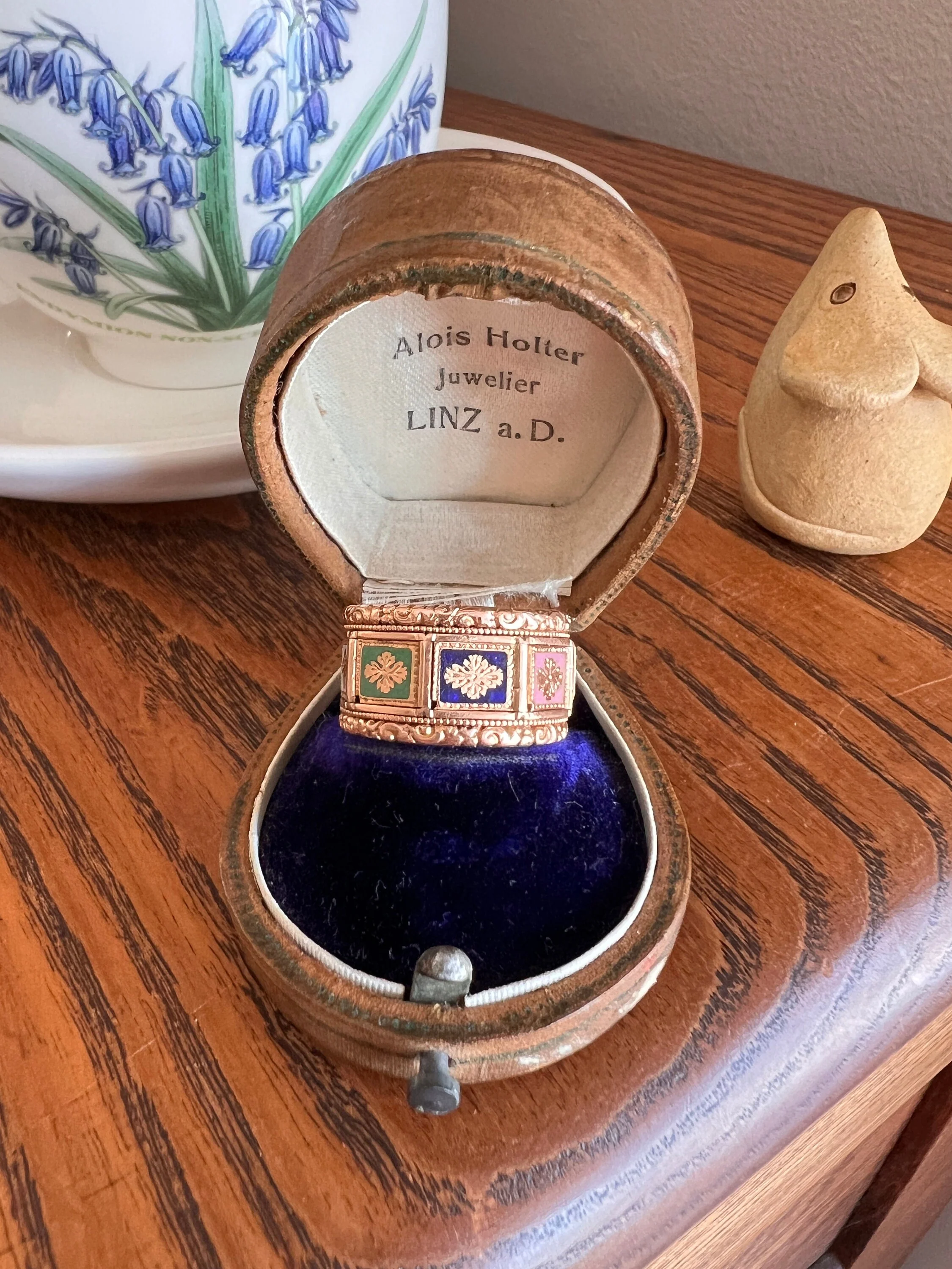 OPENING Panels GEORGIAN Antique Ring Heavy 9.2g 18k Gold Wide Band RARE Multi Colorful Enamel - Image 4