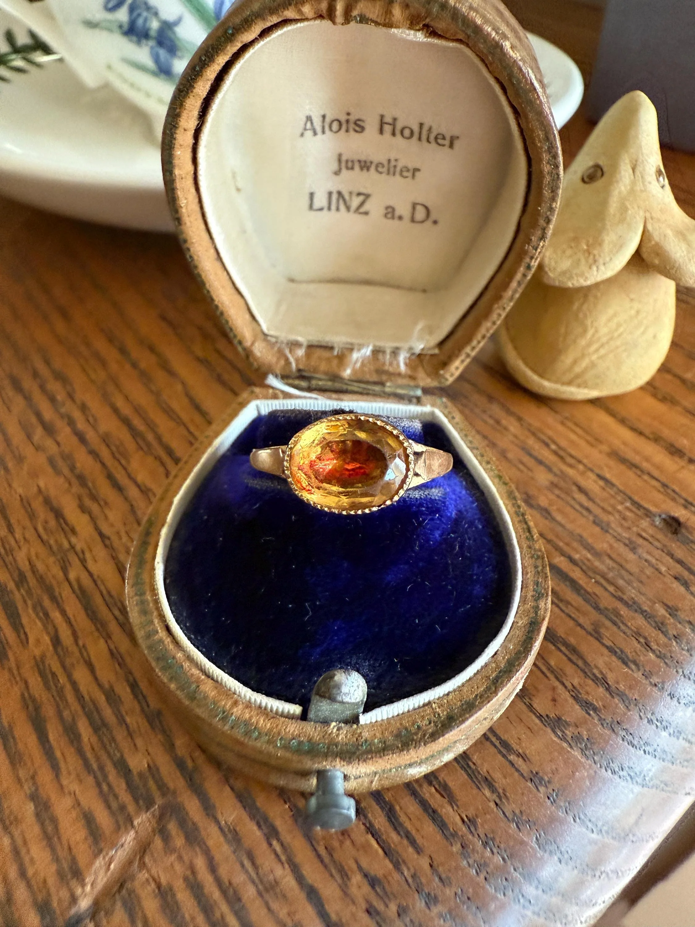 Original French Victorian Era Citrine East West Solitaire Ring 18k Gold Yellow "Vinegar & Oil" Red Foil Domed Back Unique Color Bezel Set - Image 21