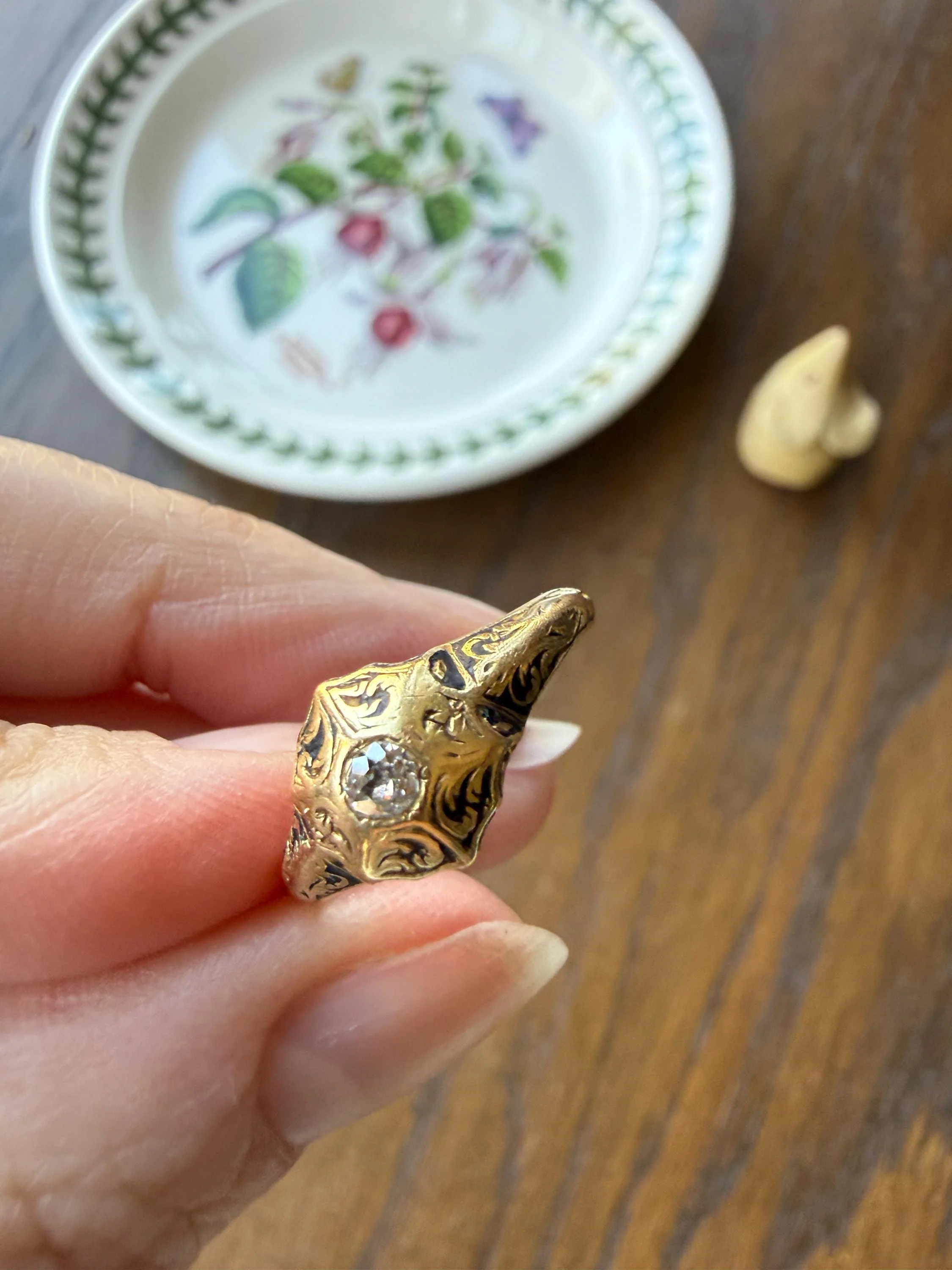 Ornate Floral Hexagon Starburst Old Mine Cut Diamond 18k Gold Ring Domed Floral Black Enamel Victorian Pavilion Band - Image 11