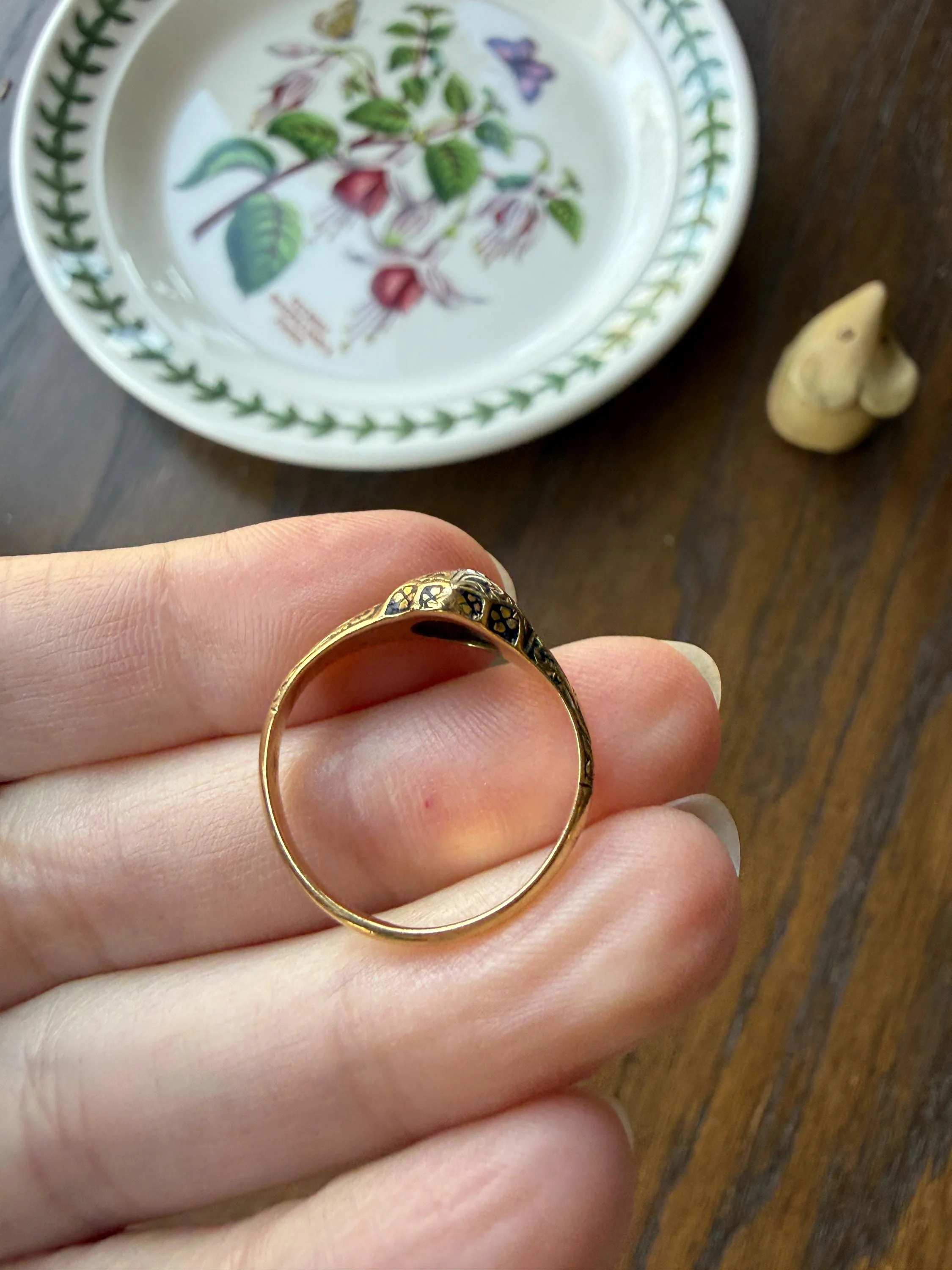 Ornate Floral Hexagon Starburst Old Mine Cut Diamond 18k Gold Ring Domed Floral Black Enamel Victorian Pavilion Band - Image 17