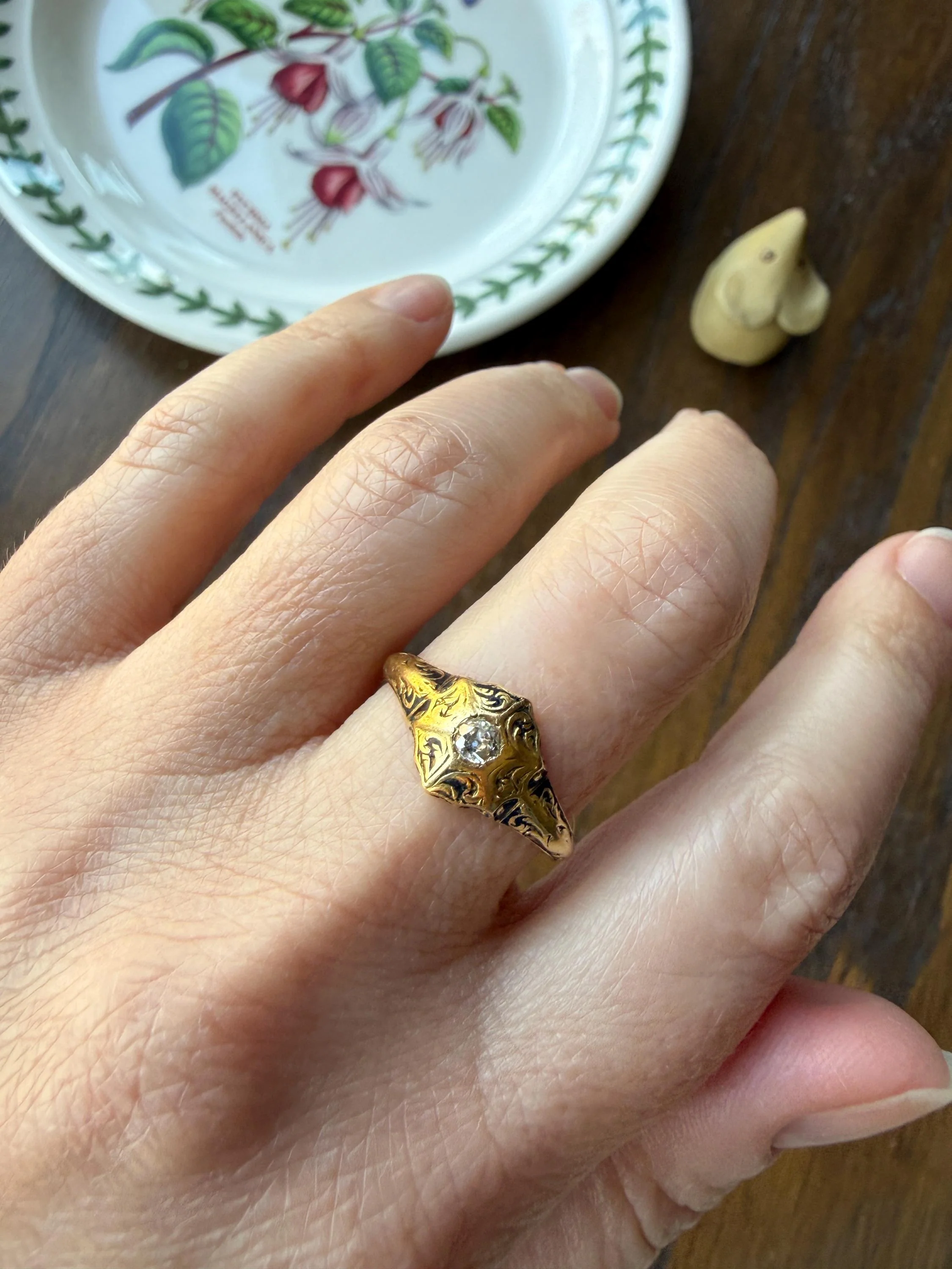 Ornate Floral Hexagon Starburst Old Mine Cut Diamond 18k Gold Ring Domed Floral Black Enamel Victorian Pavilion Band - Image 4