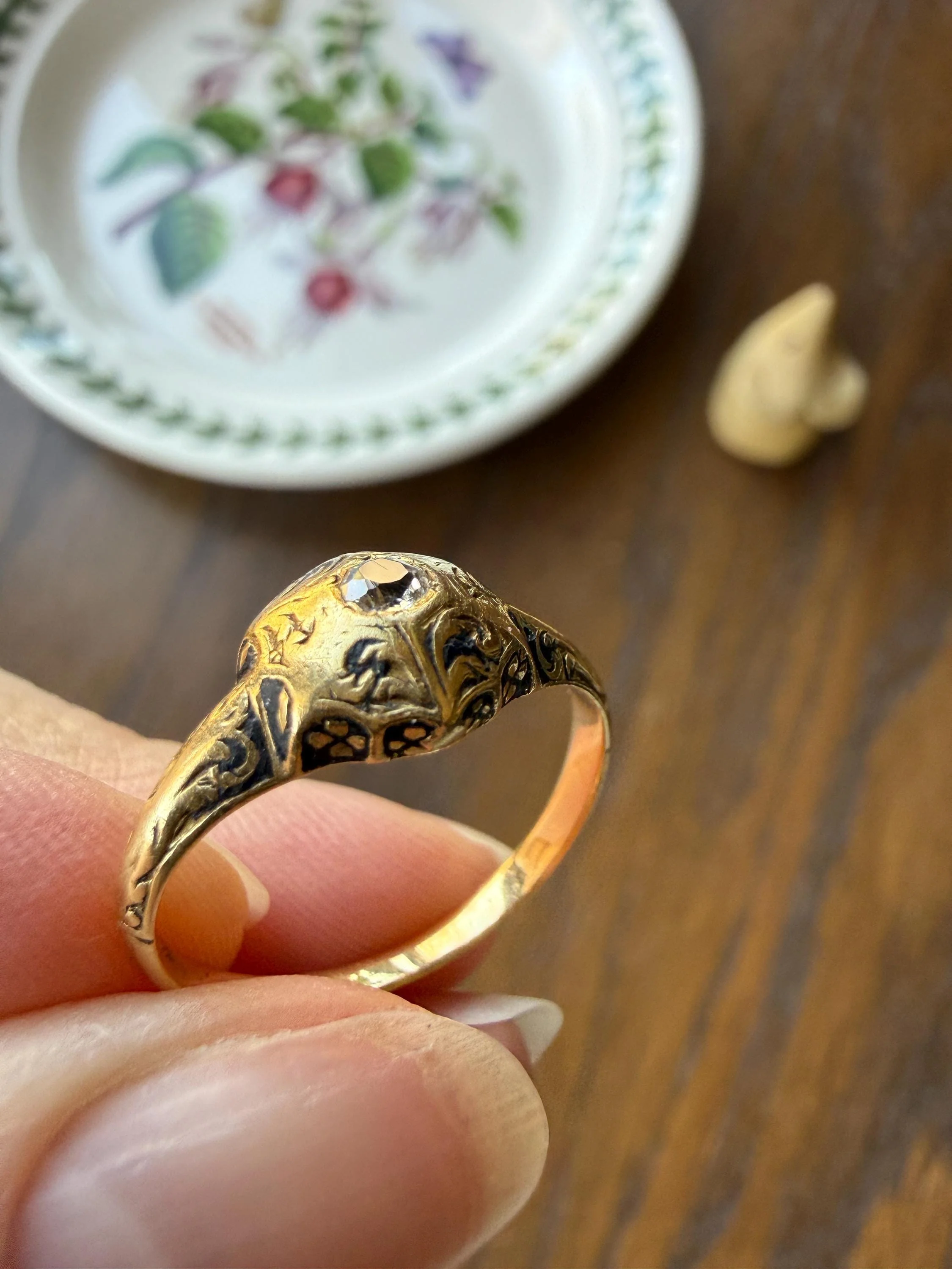 Ornate Floral Hexagon Starburst Old Mine Cut Diamond 18k Gold Ring Domed Floral Black Enamel Victorian Pavilion Band - Image 7