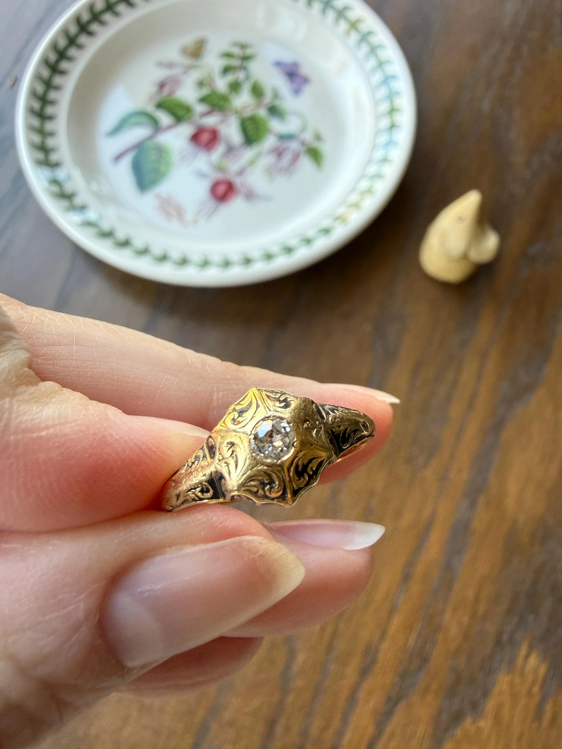 Ornate Floral Hexagon Starburst Old Mine Cut Diamond 18k Gold Ring Domed Floral Black Enamel Victorian Pavilion Band - Image 9