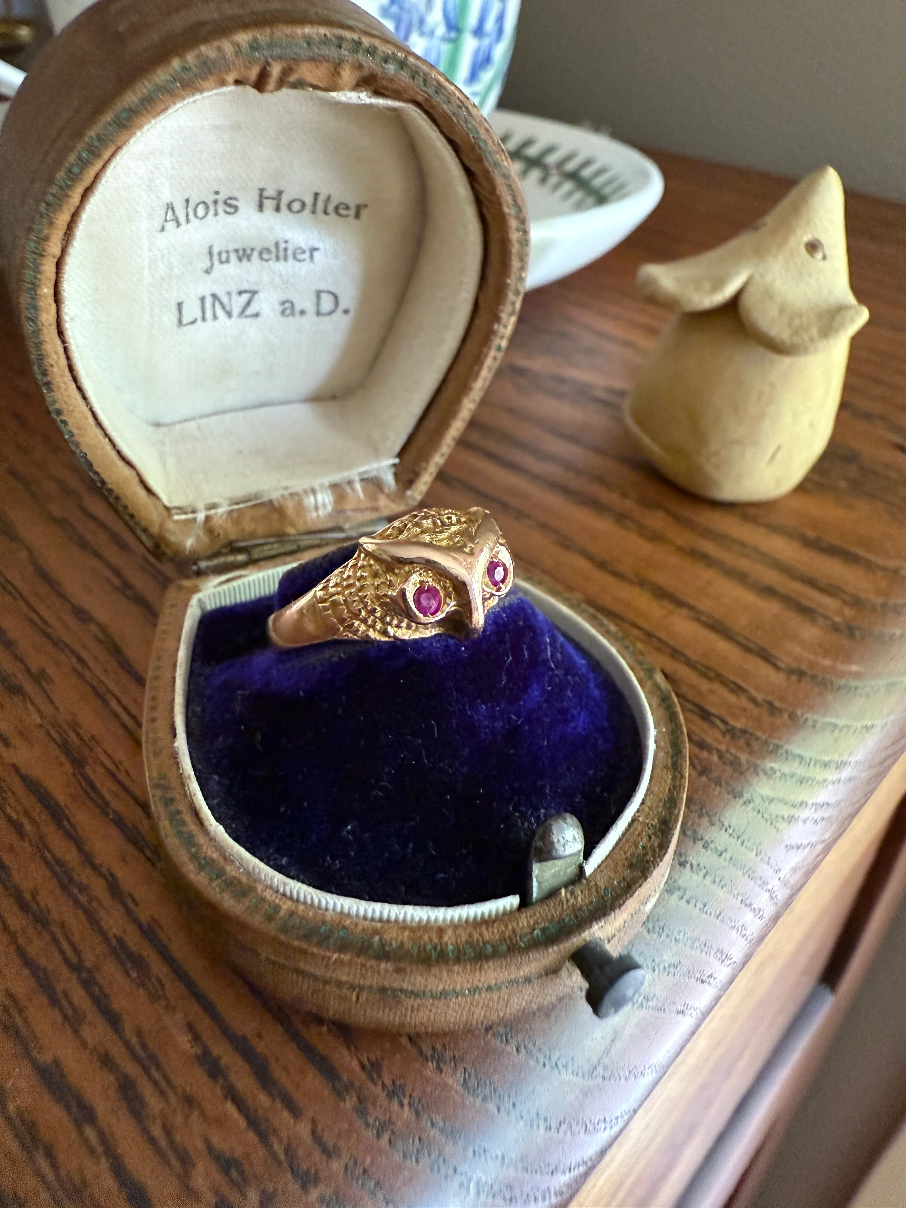 OWL French Vintage 18k Gold Perched Figural Ring Diamond and Ruby Eyes - Image 3